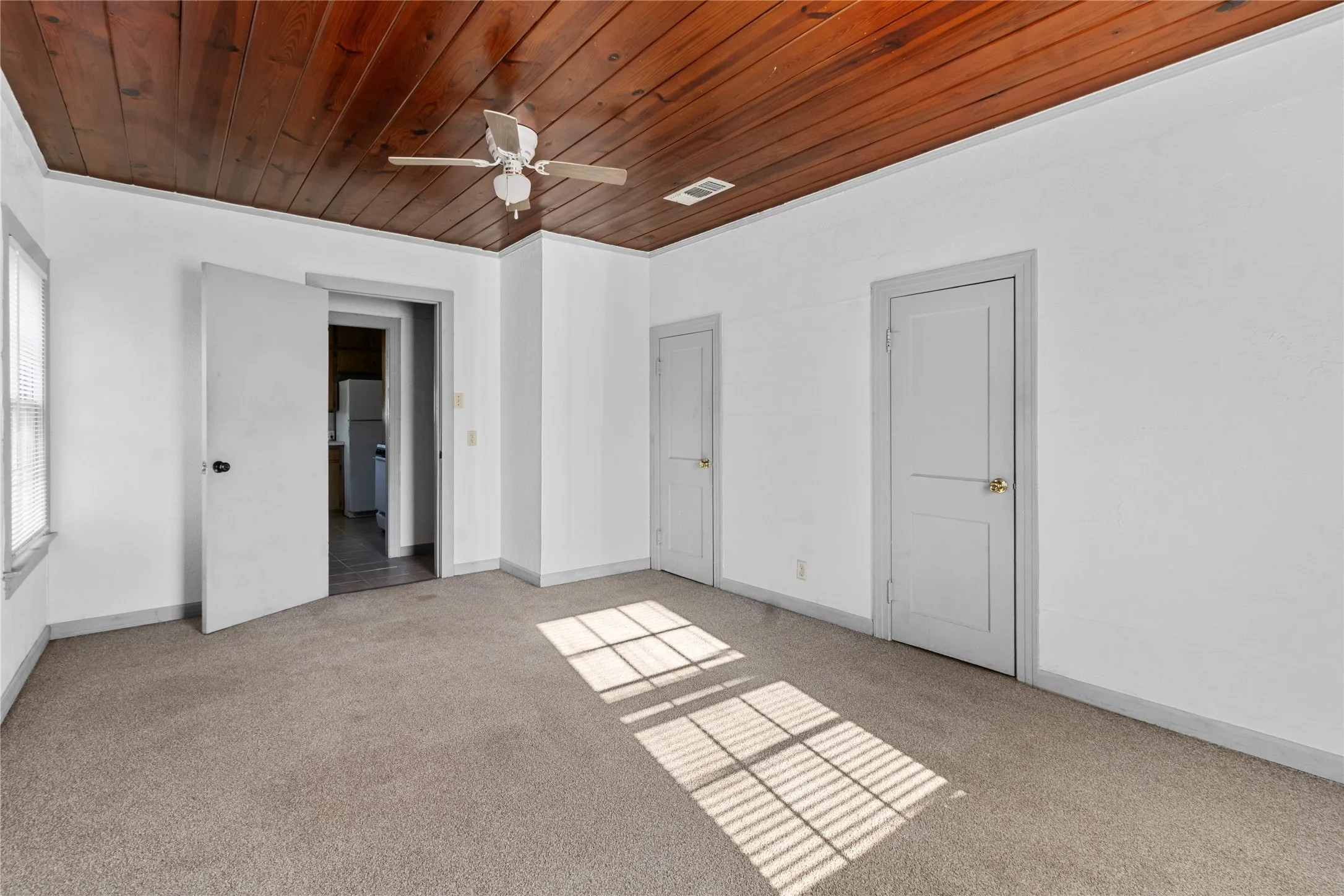 Apartment For Sale in Freestone County , 612 Poplar Street, Teague, Texas 75860, 3 Bedroom, 2 Bathroom, Garage spaces, 1,732 Sqft, built in 1965, mls#21216212, Real Estate Agent in Teague, Homes For Sale in Freestone county, Homes For Sale in Teague, Realtor in Teague Texas, Real Estate Brokerage Independent Realty Texas, Luminita Cordes Realtor