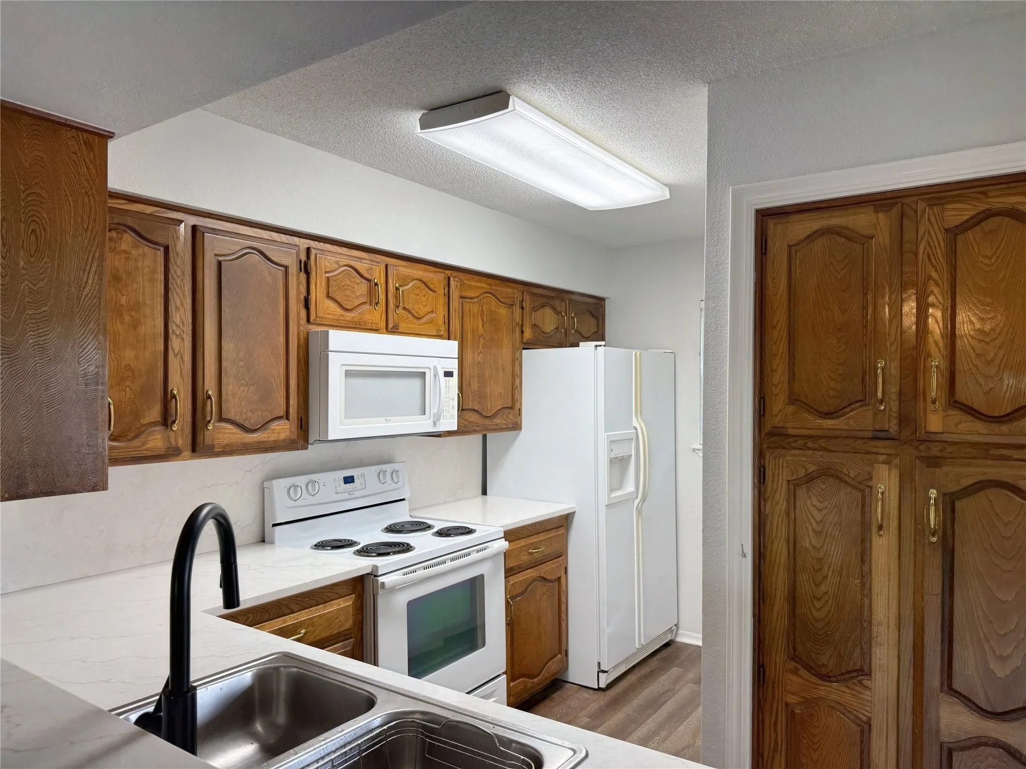 Condominium For Sale in Palo Pinto County , 3033 Hells Gate Loop D204, Strawn, Texas 76475, 2 Bedrooms, 2 Bathrooms, Garage spaces, 1,134 Sqft, built in 1986, Price $280,000, mls#21216221, Real Estate Agent in Strawn, Homes For Sale in Palo Pinto county, Homes For Sale in Strawn, Realtor in Strawn Texas, Real Estate Brokerage Independent Realty Texas, Luminita Cordes Realtor