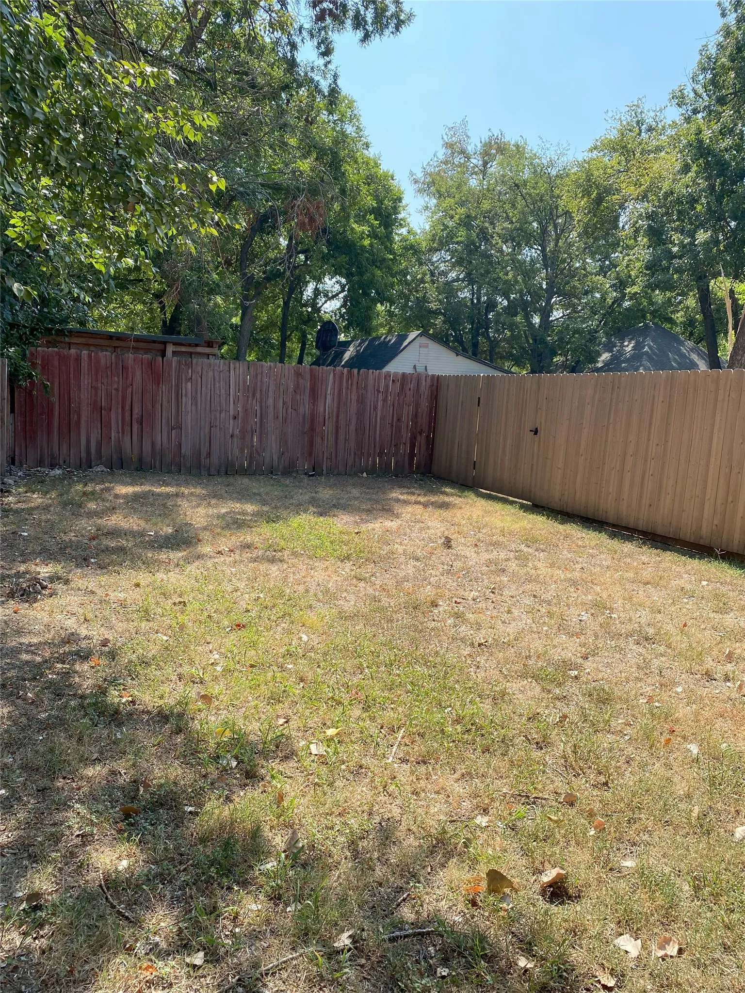 Apartment For Rent in Kaufman County , 904 N Frances Street A, Terrell, Texas 75160, 2 Bedroom, 1 Bathroom, Garage spaces, 732 Sqft, built in 1965, mls#21216263, Real Estate Agent in Terrell, Homes For Rent in Kaufman county, Homes For Rent in Terrell, Realtor in Terrell Texas, Real Estate Brokerage Independent Realty Texas, Luminita Cordes Realtor
