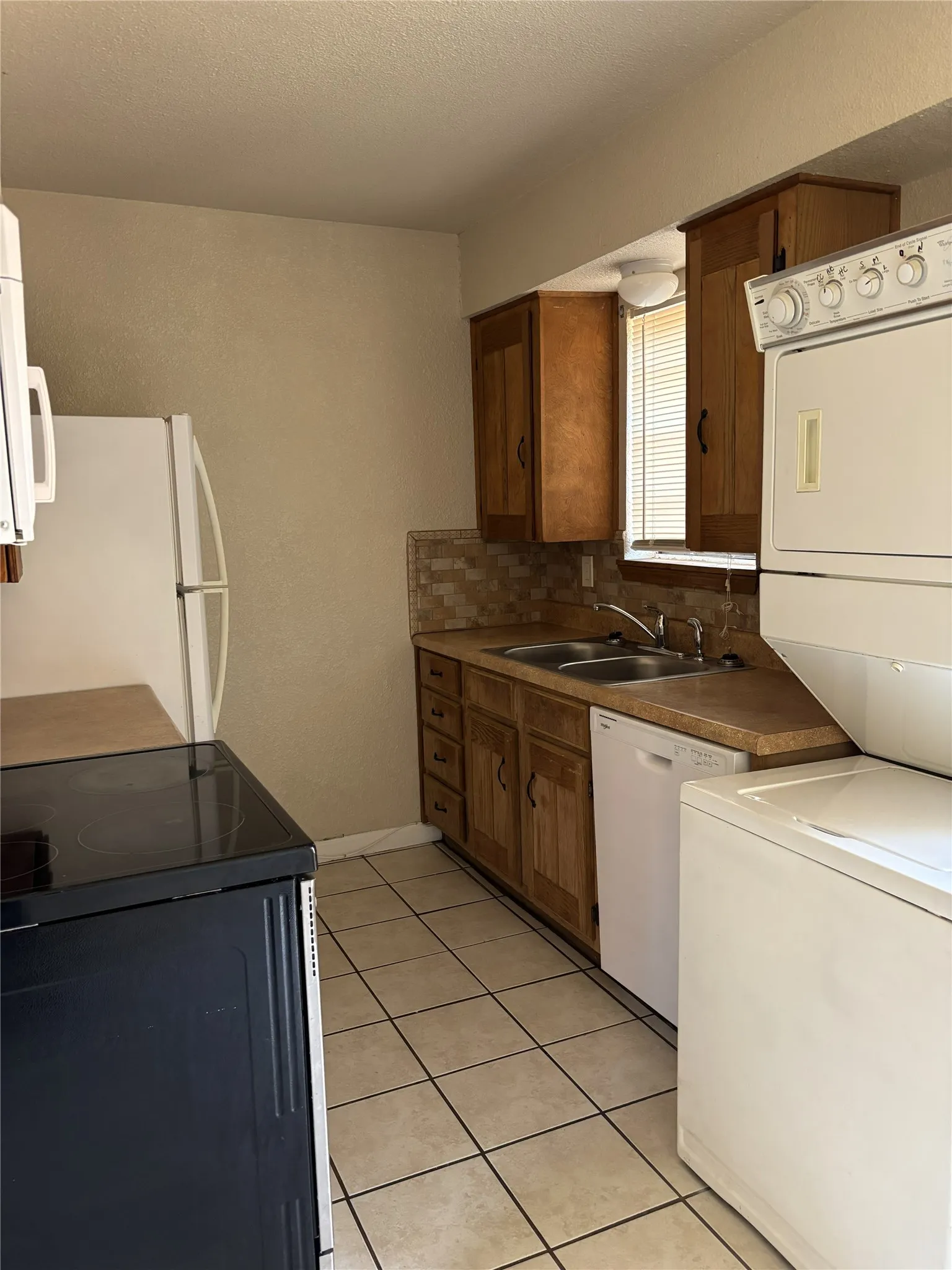 Apartment For Rent in Kaufman County , 904 N Frances Street A, Terrell, Texas 75160, 2 Bedroom, 1 Bathroom, Garage spaces, 732 Sqft, built in 1965, mls#21216263, Real Estate Agent in Terrell, Homes For Rent in Kaufman county, Homes For Rent in Terrell, Realtor in Terrell Texas, Real Estate Brokerage Independent Realty Texas, Luminita Cordes Realtor