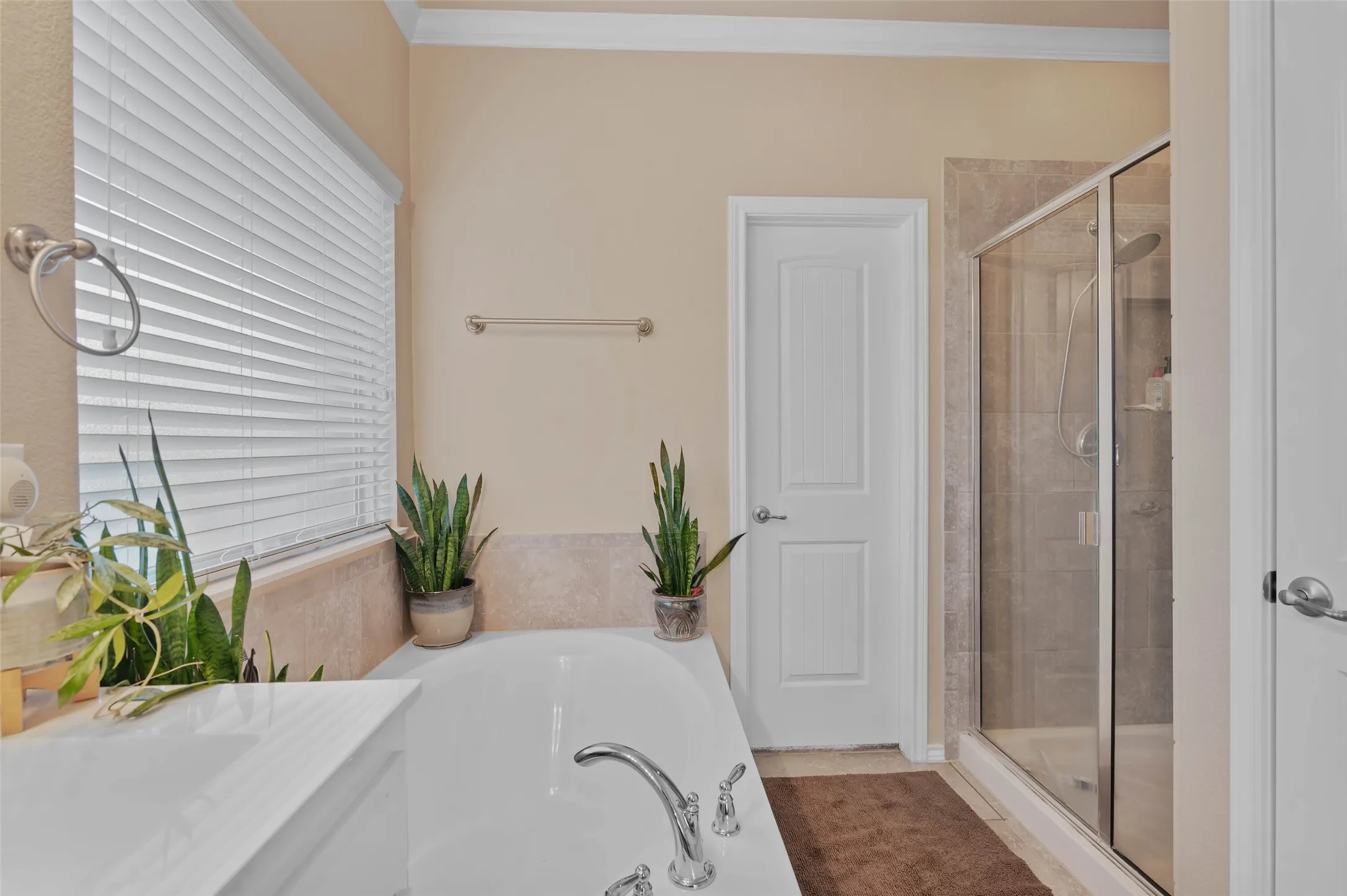 Single Family Residence For Sale in Denton County , 2209 Windhaven Drive, Denton, Texas 76210, 4 Bedroom, 3 Bathroom, 2 Garage spaces, 3,007 Sqft, built in 2015, Preowned, mls#21216054, Real Estate Agent in Denton, Homes For Sale in Denton county, Homes For Sale in Denton, Realtor in Denton Texas, Real Estate Brokerage Independent Realty Texas, Luminita Cordes Realtor