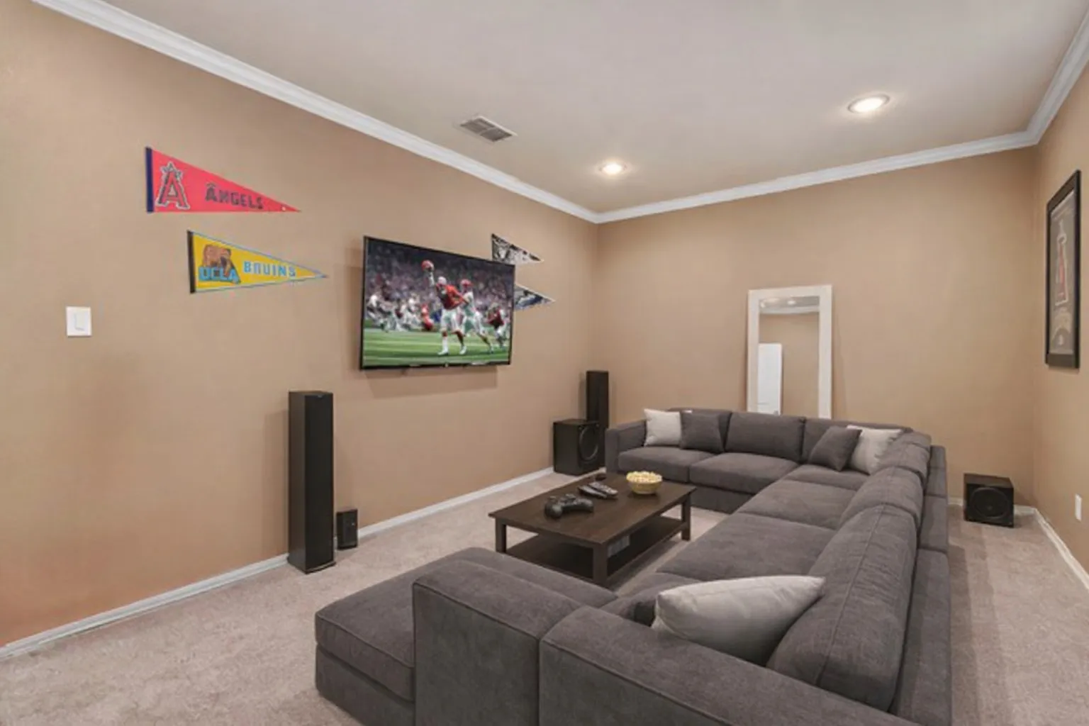 Virtually staged media room