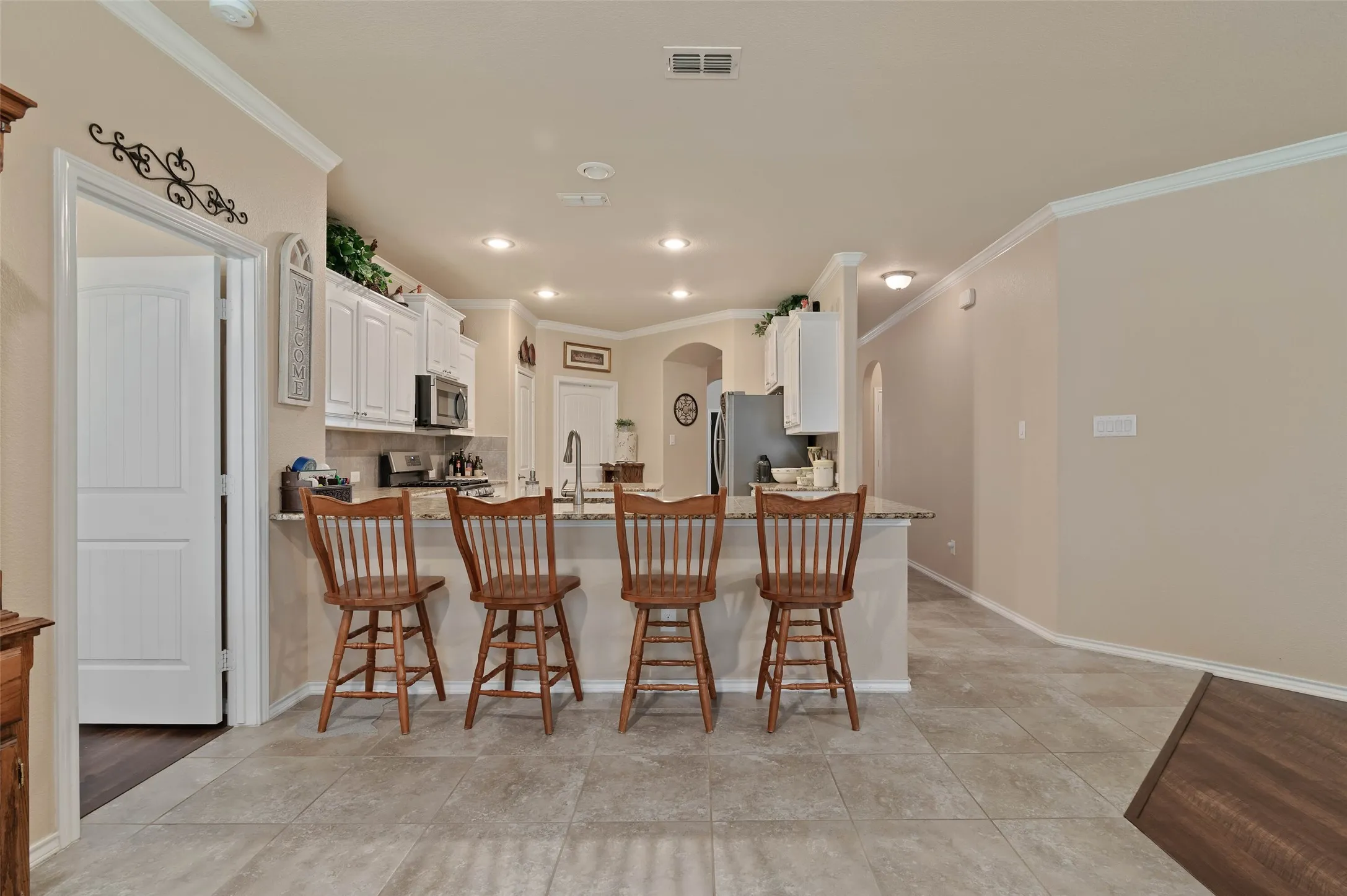 Single Family Residence For Sale in Denton County , 2209 Windhaven Drive, Denton, Texas 76210, 4 Bedroom, 3 Bathroom, 2 Garage spaces, 3,007 Sqft, built in 2015, Preowned, mls#21216054, Real Estate Agent in Denton, Homes For Sale in Denton county, Homes For Sale in Denton, Realtor in Denton Texas, Real Estate Brokerage Independent Realty Texas, Luminita Cordes Realtor