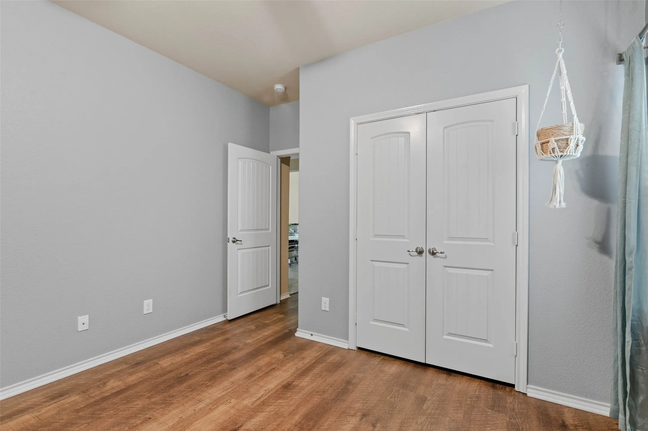 Secondary downstairs bedroom