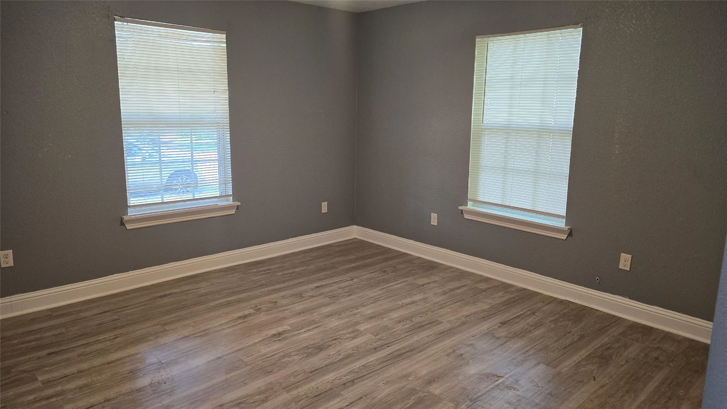 Single Family Residence For Rent in Grayson County , 304 E King Street, Sherman, Texas 75090, 2 Bedroom, 1 Bathroom, Garage spaces, 876 Sqft, built in 1945, mls#21216304, Real Estate Agent in Sherman, Homes For Rent in Grayson county, Homes For Rent in Sherman, Realtor in Sherman Texas, Real Estate Brokerage Independent Realty Texas, Luminita Cordes Realtor