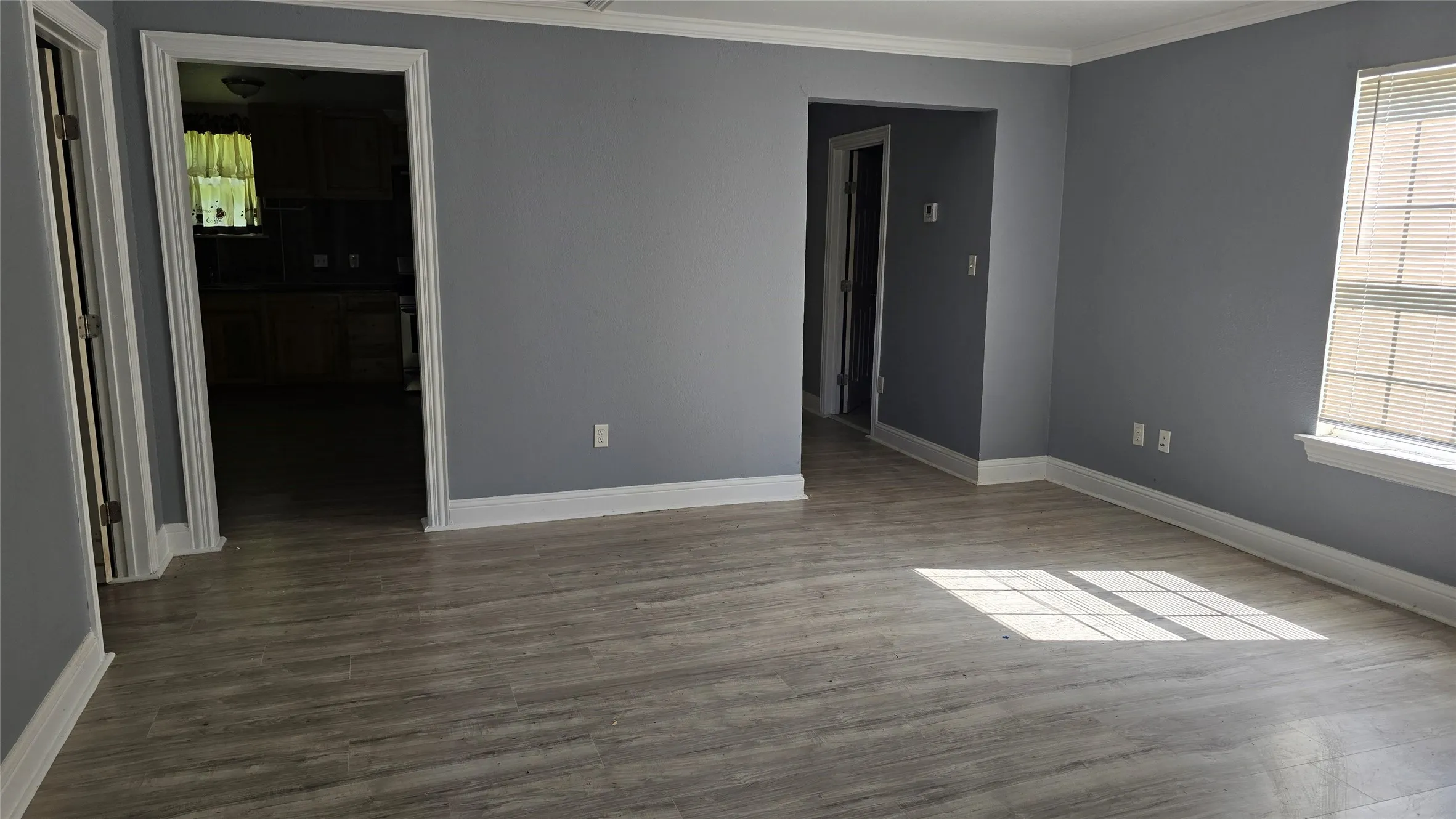 Single Family Residence For Rent in Grayson County , 304 E King Street, Sherman, Texas 75090, 2 Bedroom, 1 Bathroom, Garage spaces, 876 Sqft, built in 1945, mls#21216304, Real Estate Agent in Sherman, Homes For Rent in Grayson county, Homes For Rent in Sherman, Realtor in Sherman Texas, Real Estate Brokerage Independent Realty Texas, Luminita Cordes Realtor