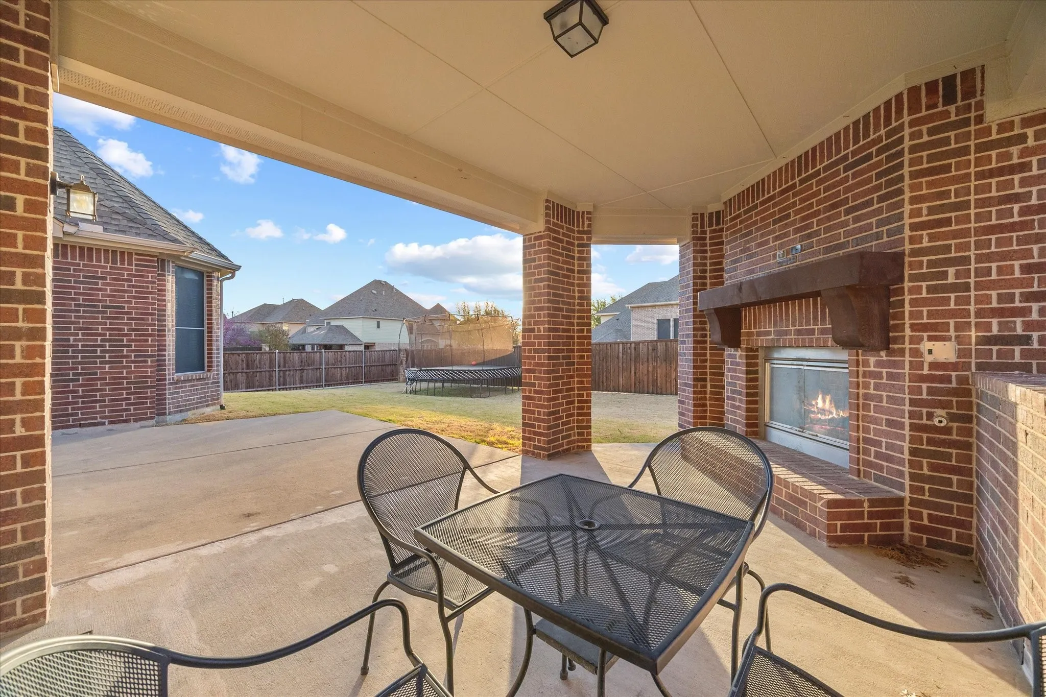 Single Family Residence For Sale in Rockwall County , 201 Chatfield Drive, Rockwall, Texas 75087, 4 Bedroom, 4 Bathroom, 2 Garage spaces, 3,145 Sqft, built in 2011, mls#21215147, Real Estate Agent in Rockwall, Homes For Sale in Rockwall county, Homes For Sale in Rockwall, Realtor in Rockwall Texas, Real Estate Brokerage Independent Realty Texas, Luminita Cordes Realtor