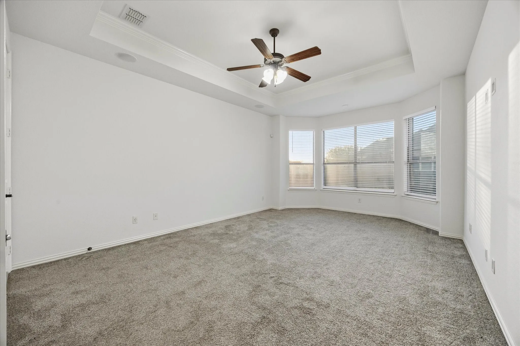 Single Family Residence For Sale in Rockwall County , 201 Chatfield Drive, Rockwall, Texas 75087, 4 Bedroom, 4 Bathroom, 2 Garage spaces, 3,145 Sqft, built in 2011, mls#21215147, Real Estate Agent in Rockwall, Homes For Sale in Rockwall county, Homes For Sale in Rockwall, Realtor in Rockwall Texas, Real Estate Brokerage Independent Realty Texas, Luminita Cordes Realtor