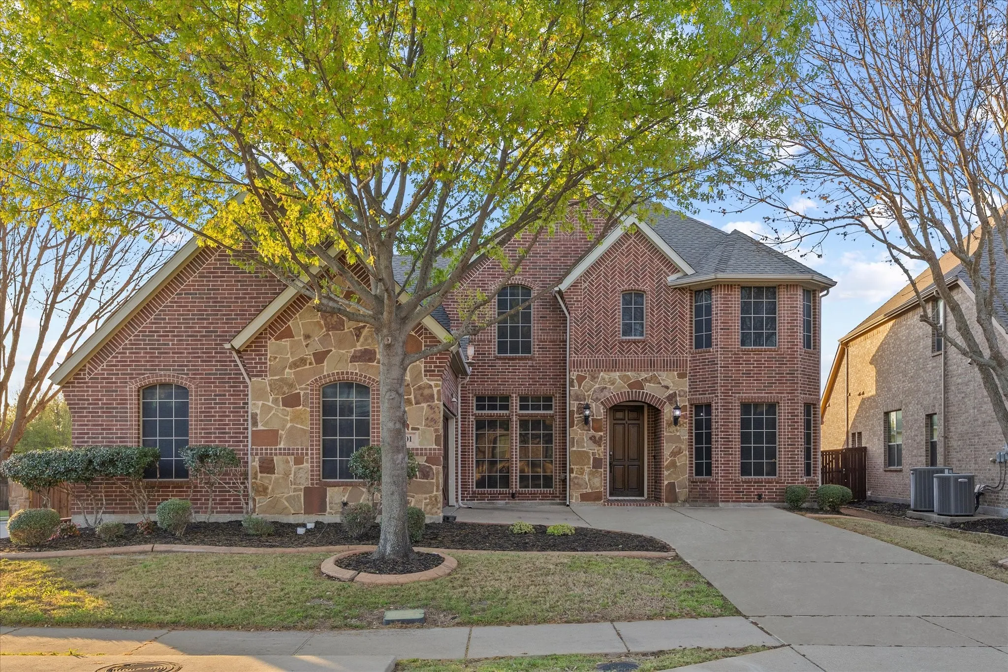 Single Family Residence For Sale in Rockwall County , 201 Chatfield Drive, Rockwall, Texas 75087, 4 Bedroom, 4 Bathroom, 2 Garage spaces, 3,145 Sqft, built in 2011, mls#21215147, Real Estate Agent in Rockwall, Homes For Sale in Rockwall county, Homes For Sale in Rockwall, Realtor in Rockwall Texas, Real Estate Brokerage Independent Realty Texas, Luminita Cordes Realtor
