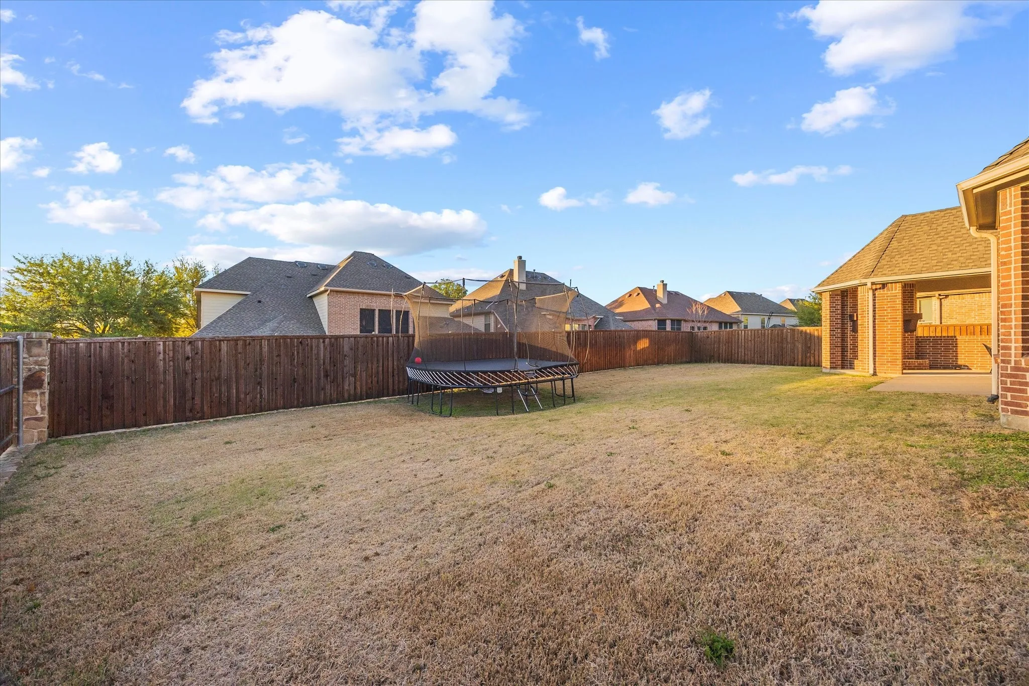 Single Family Residence For Sale in Rockwall County , 201 Chatfield Drive, Rockwall, Texas 75087, 4 Bedroom, 4 Bathroom, 2 Garage spaces, 3,145 Sqft, built in 2011, mls#21215147, Real Estate Agent in Rockwall, Homes For Sale in Rockwall county, Homes For Sale in Rockwall, Realtor in Rockwall Texas, Real Estate Brokerage Independent Realty Texas, Luminita Cordes Realtor