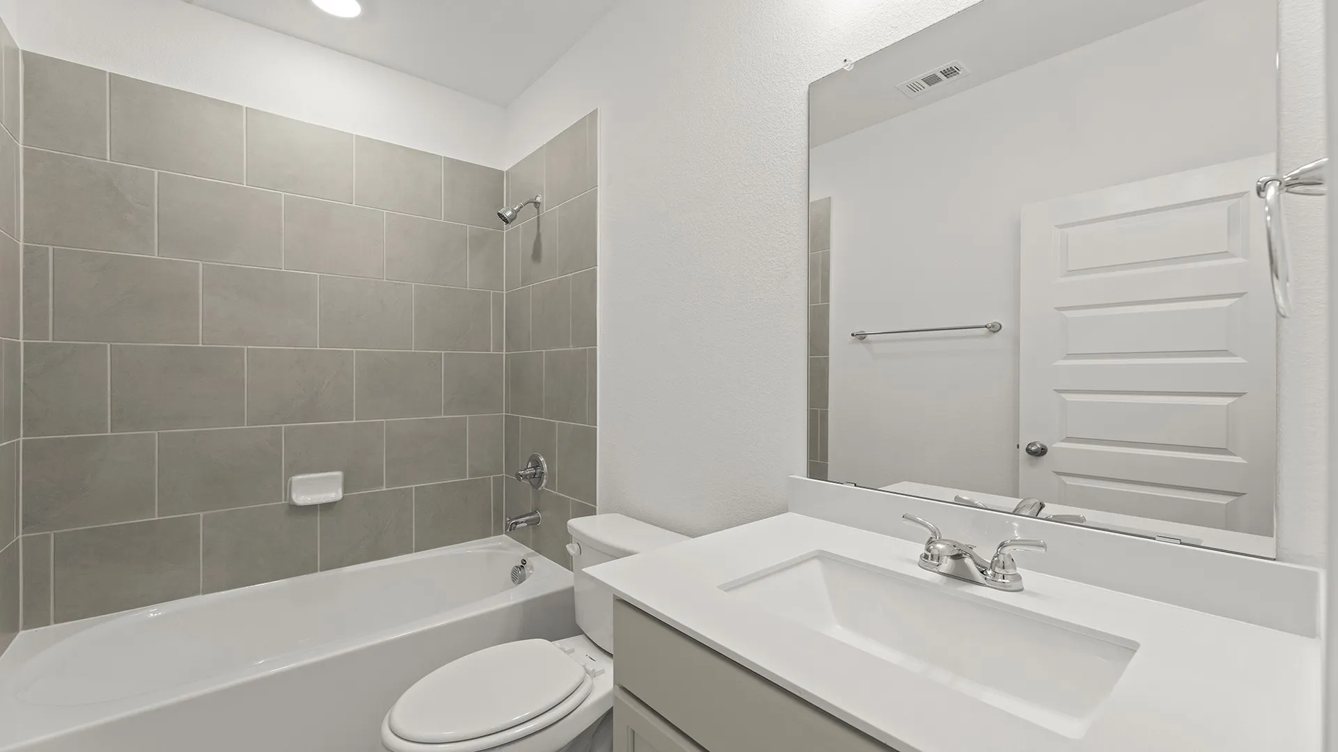 05. 3210 Summerland - 2ND Bath