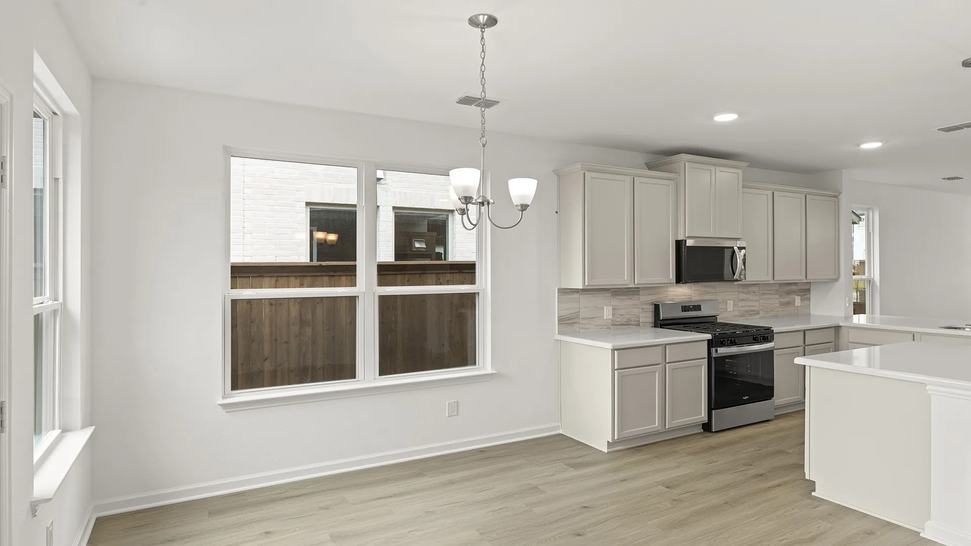 16. 3210 Summerland - Dining (3)
