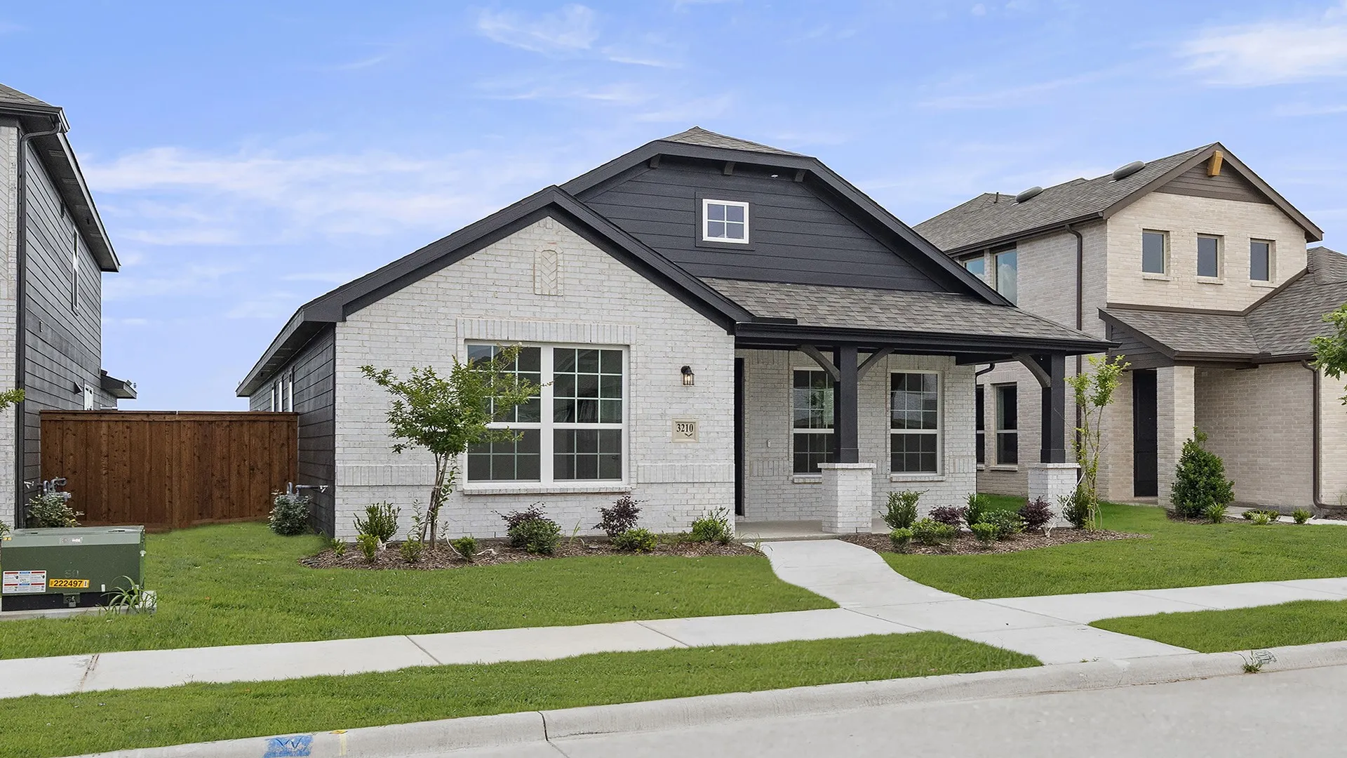 03. 3210 Summerland - Front (3)