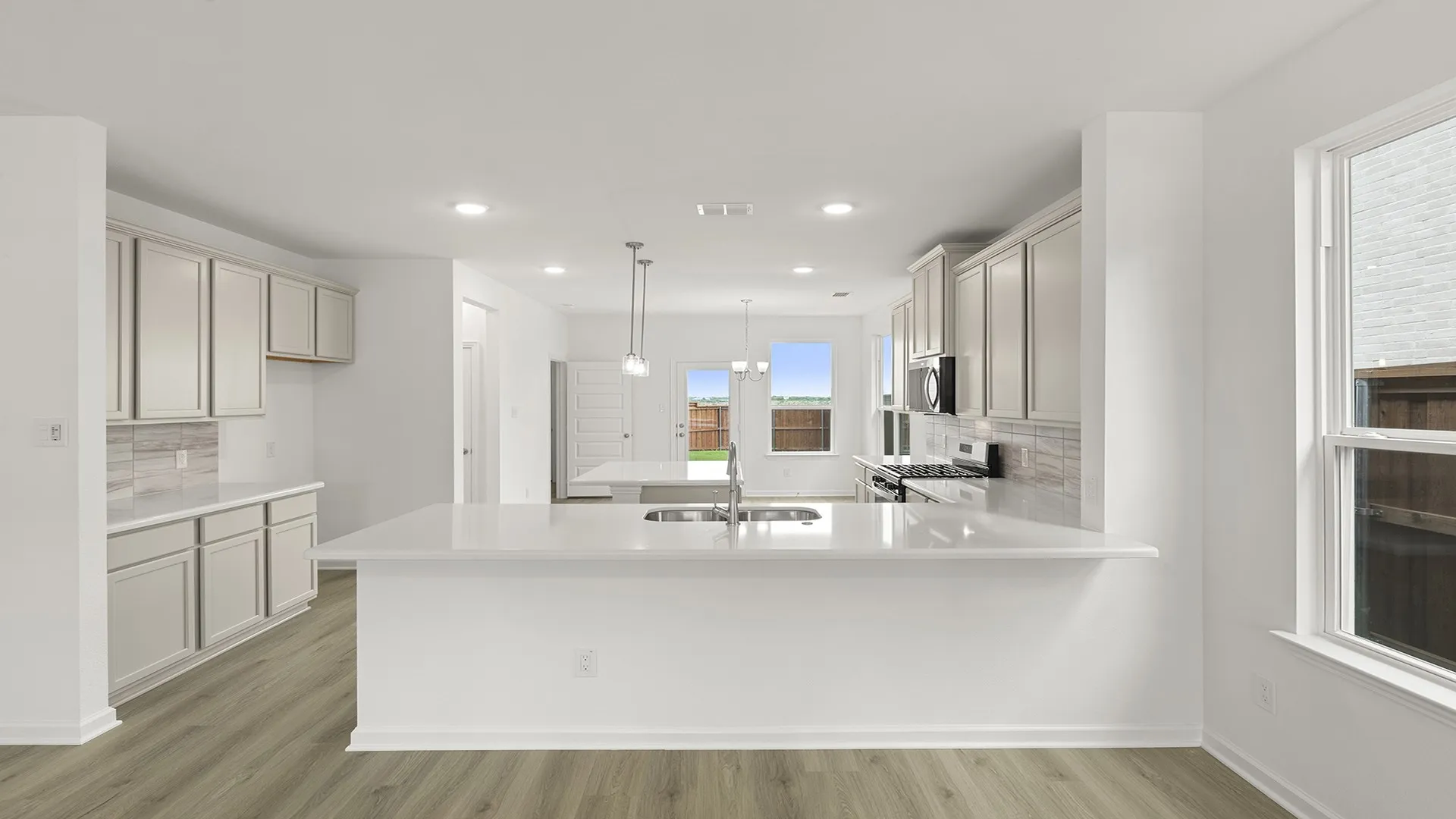 10. 3210 Summerland - Kitchen