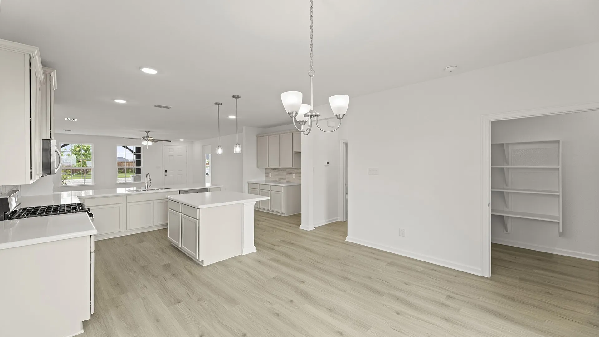 15. 3210 Summerland - Dining (2)