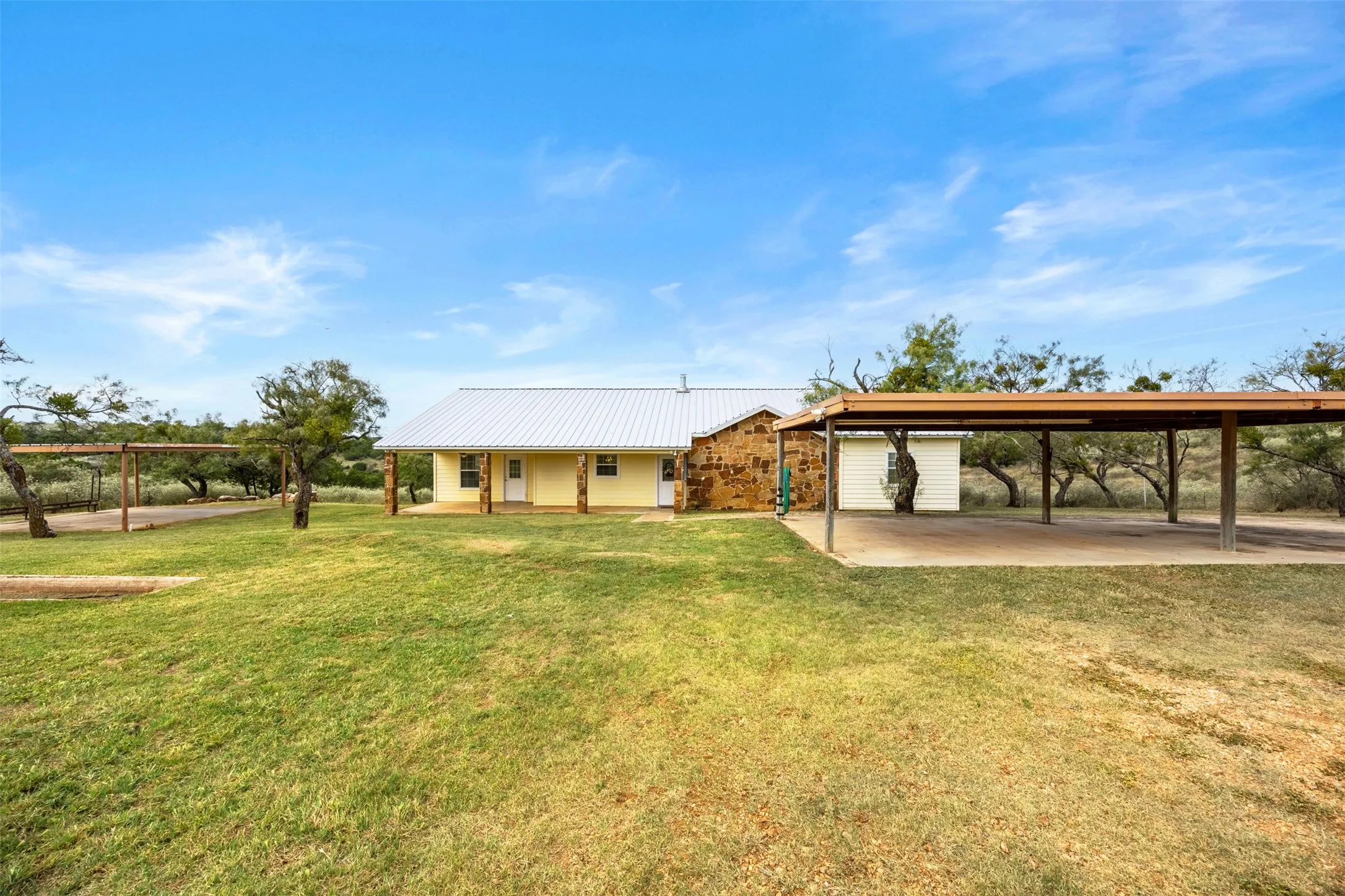 Single Family Residence For Sale in San Saba County , 6500 CR 310, San Saba, Texas 76877, 4 Bedroom, 4 Bathroom, Garage spaces, 2,400 Sqft, built in 2010, mls#21216402, Real Estate Agent in San Saba, Homes For Sale in San Saba county, Homes For Sale in San Saba, Realtor in San Saba Texas, Real Estate Brokerage Independent Realty Texas, Luminita Cordes Realtor