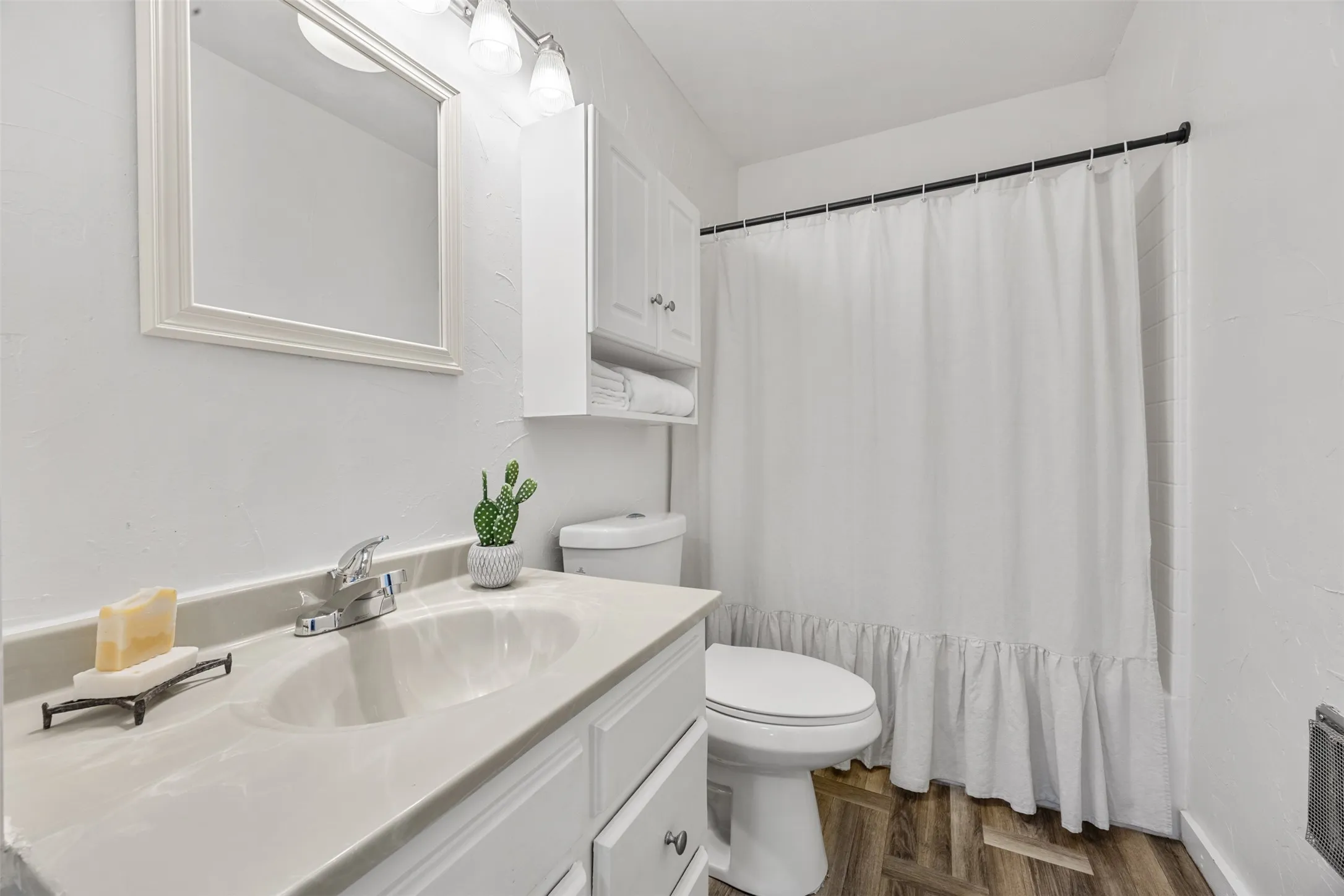 Single Family Residence For Sale in San Saba County , 6500 CR 310, San Saba, Texas 76877, 4 Bedroom, 4 Bathroom, Garage spaces, 2,400 Sqft, built in 2010, mls#21216402, Real Estate Agent in San Saba, Homes For Sale in San Saba county, Homes For Sale in San Saba, Realtor in San Saba Texas, Real Estate Brokerage Independent Realty Texas, Luminita Cordes Realtor