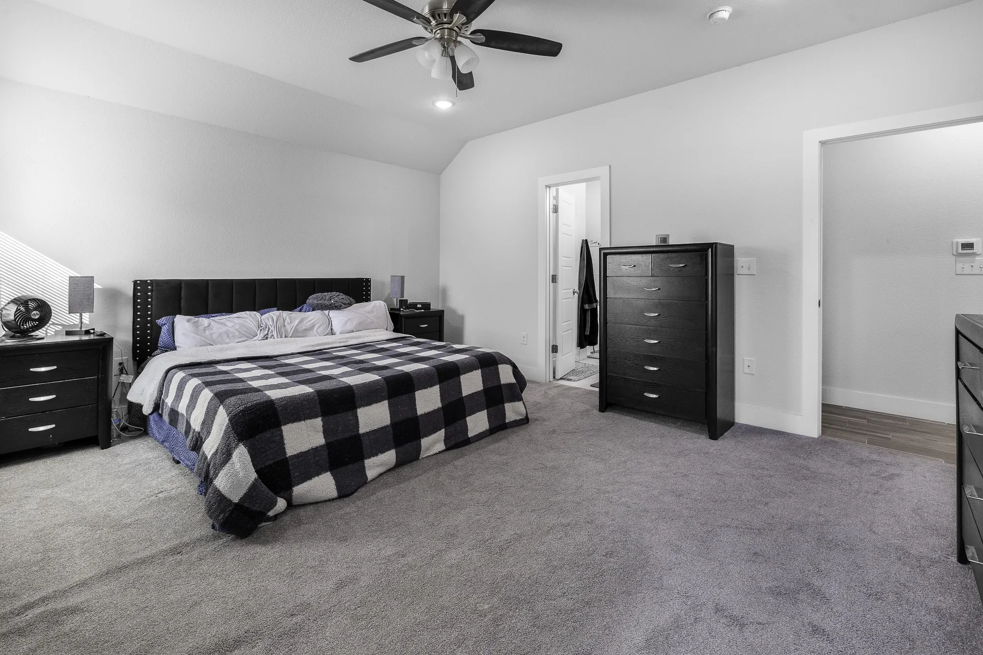 Single Family Residence For Sale in Hood County , 2601 Austin Drive, Granbury, Texas 76048, 3 Bedroom, 4 Bathroom, 1 Garage spaces, 1,882 Sqft, built in 2021, mls#21213315, Real Estate Agent in Granbury, Homes For Sale in Hood county, Homes For Sale in Granbury, Realtor in Granbury Texas, Real Estate Brokerage Independent Realty Texas, Luminita Cordes Realtor