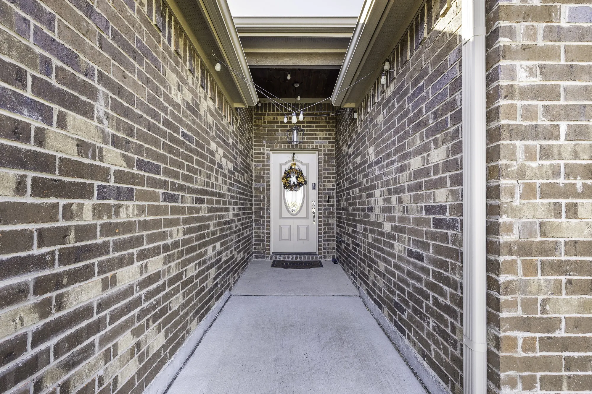 Single Family Residence For Sale in Hood County , 2601 Austin Drive, Granbury, Texas 76048, 3 Bedroom, 4 Bathroom, 1 Garage spaces, 1,882 Sqft, built in 2021, mls#21213315, Real Estate Agent in Granbury, Homes For Sale in Hood county, Homes For Sale in Granbury, Realtor in Granbury Texas, Real Estate Brokerage Independent Realty Texas, Luminita Cordes Realtor