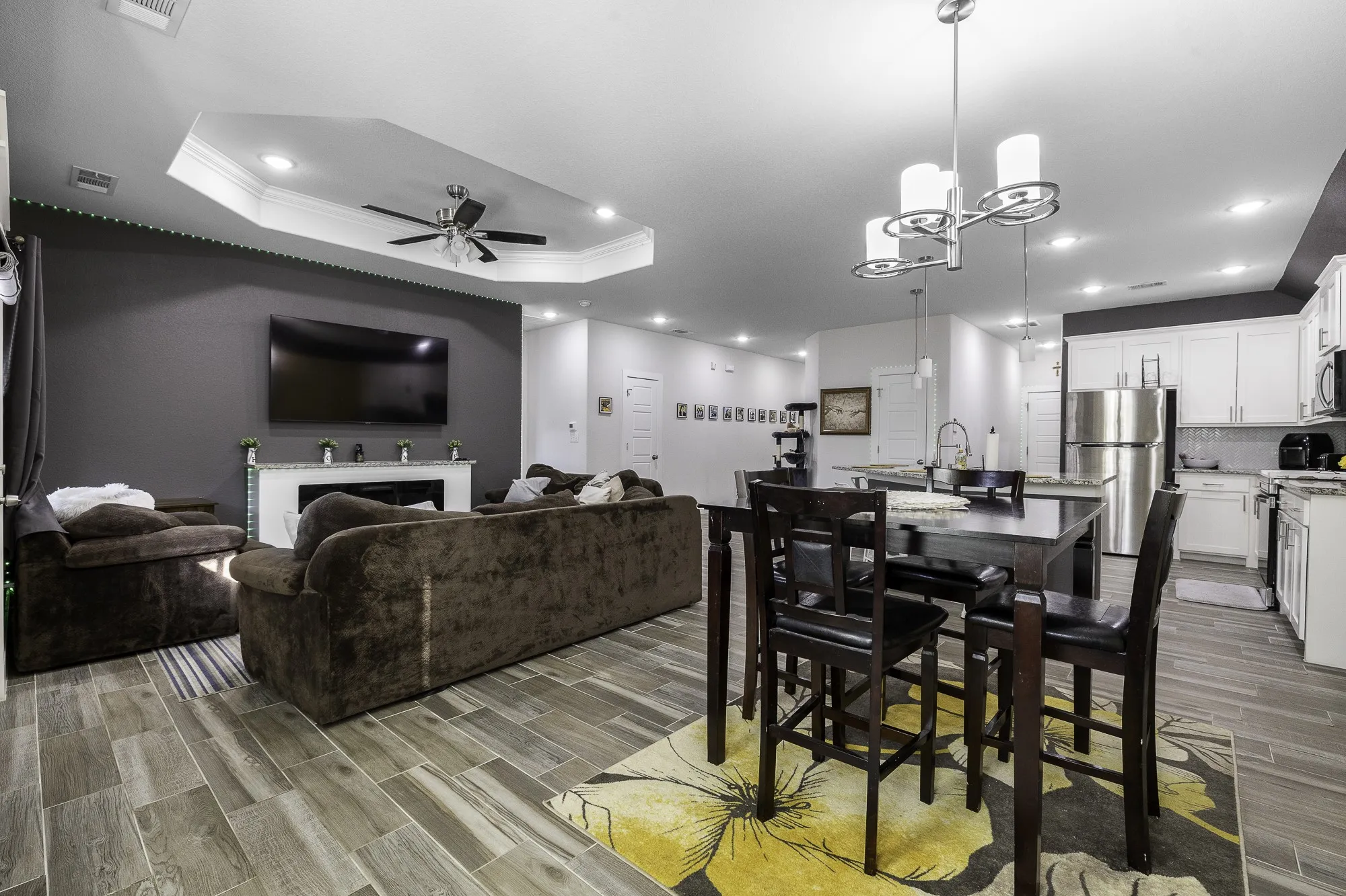 Single Family Residence For Sale in Hood County , 2601 Austin Drive, Granbury, Texas 76048, 3 Bedroom, 4 Bathroom, 1 Garage spaces, 1,882 Sqft, built in 2021, mls#21213315, Real Estate Agent in Granbury, Homes For Sale in Hood county, Homes For Sale in Granbury, Realtor in Granbury Texas, Real Estate Brokerage Independent Realty Texas, Luminita Cordes Realtor