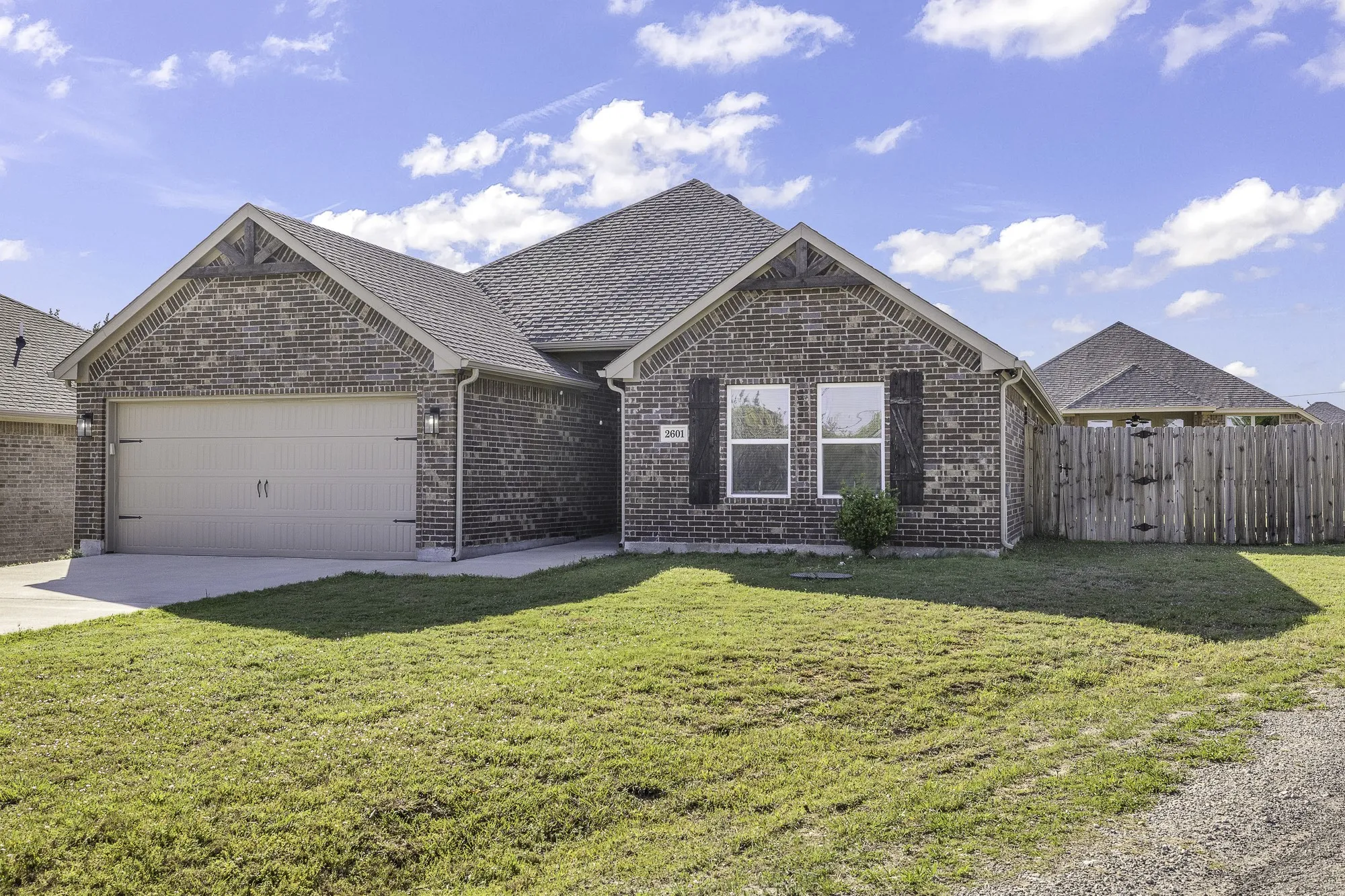 Single Family Residence For Sale in Hood County , 2601 Austin Drive, Granbury, Texas 76048, 3 Bedroom, 4 Bathroom, 1 Garage spaces, 1,882 Sqft, built in 2021, mls#21213315, Real Estate Agent in Granbury, Homes For Sale in Hood county, Homes For Sale in Granbury, Realtor in Granbury Texas, Real Estate Brokerage Independent Realty Texas, Luminita Cordes Realtor
