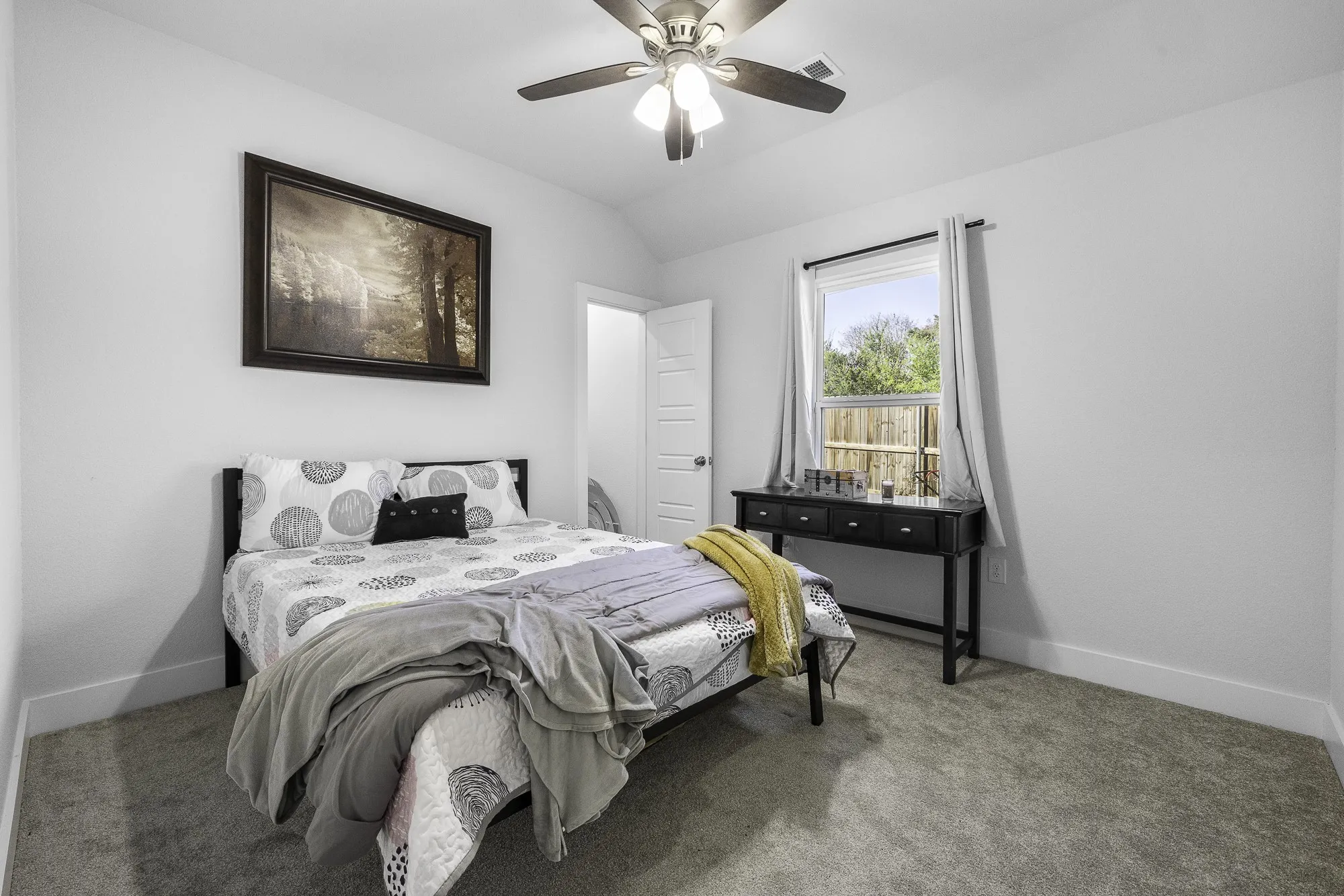 Single Family Residence For Sale in Hood County , 2601 Austin Drive, Granbury, Texas 76048, 3 Bedroom, 4 Bathroom, 1 Garage spaces, 1,882 Sqft, built in 2021, mls#21213315, Real Estate Agent in Granbury, Homes For Sale in Hood county, Homes For Sale in Granbury, Realtor in Granbury Texas, Real Estate Brokerage Independent Realty Texas, Luminita Cordes Realtor