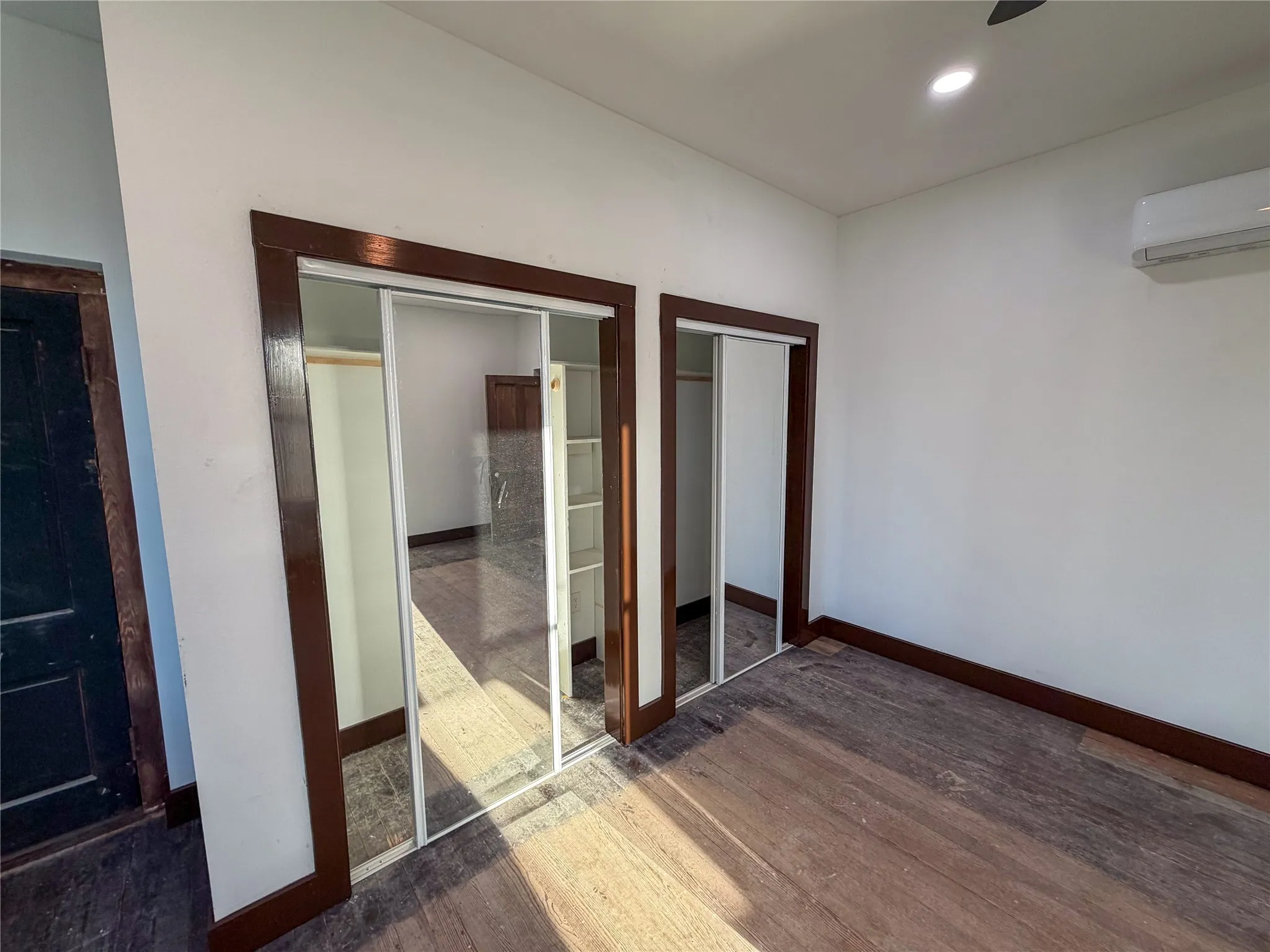 Apartment For Rent in Grayson County , 107 E Stone Street B, Collinsville, Texas 76233, 1 Bedroom, 1 Bathroom, Garage spaces, 730 Sqft, built in 1920, Preowned, mls#21216453, Real Estate Agent in Collinsville, Homes For Rent in Grayson county, Homes For Rent in Collinsville, Realtor in Collinsville Texas, Real Estate Brokerage Independent Realty Texas, Luminita Cordes Realtor