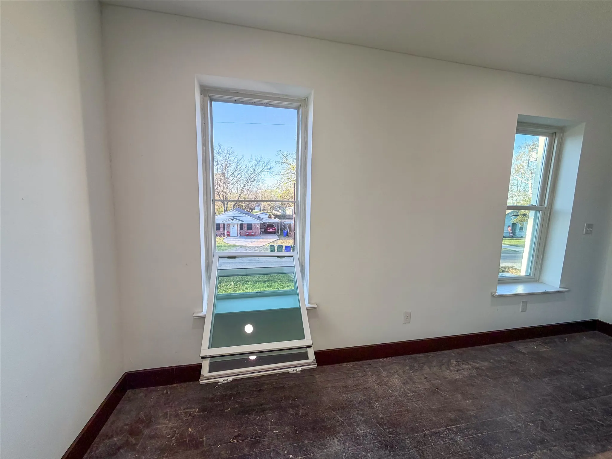 Apartment For Rent in Grayson County , 107 E Stone Street B, Collinsville, Texas 76233, 1 Bedroom, 1 Bathroom, Garage spaces, 730 Sqft, built in 1920, Preowned, mls#21216453, Real Estate Agent in Collinsville, Homes For Rent in Grayson county, Homes For Rent in Collinsville, Realtor in Collinsville Texas, Real Estate Brokerage Independent Realty Texas, Luminita Cordes Realtor