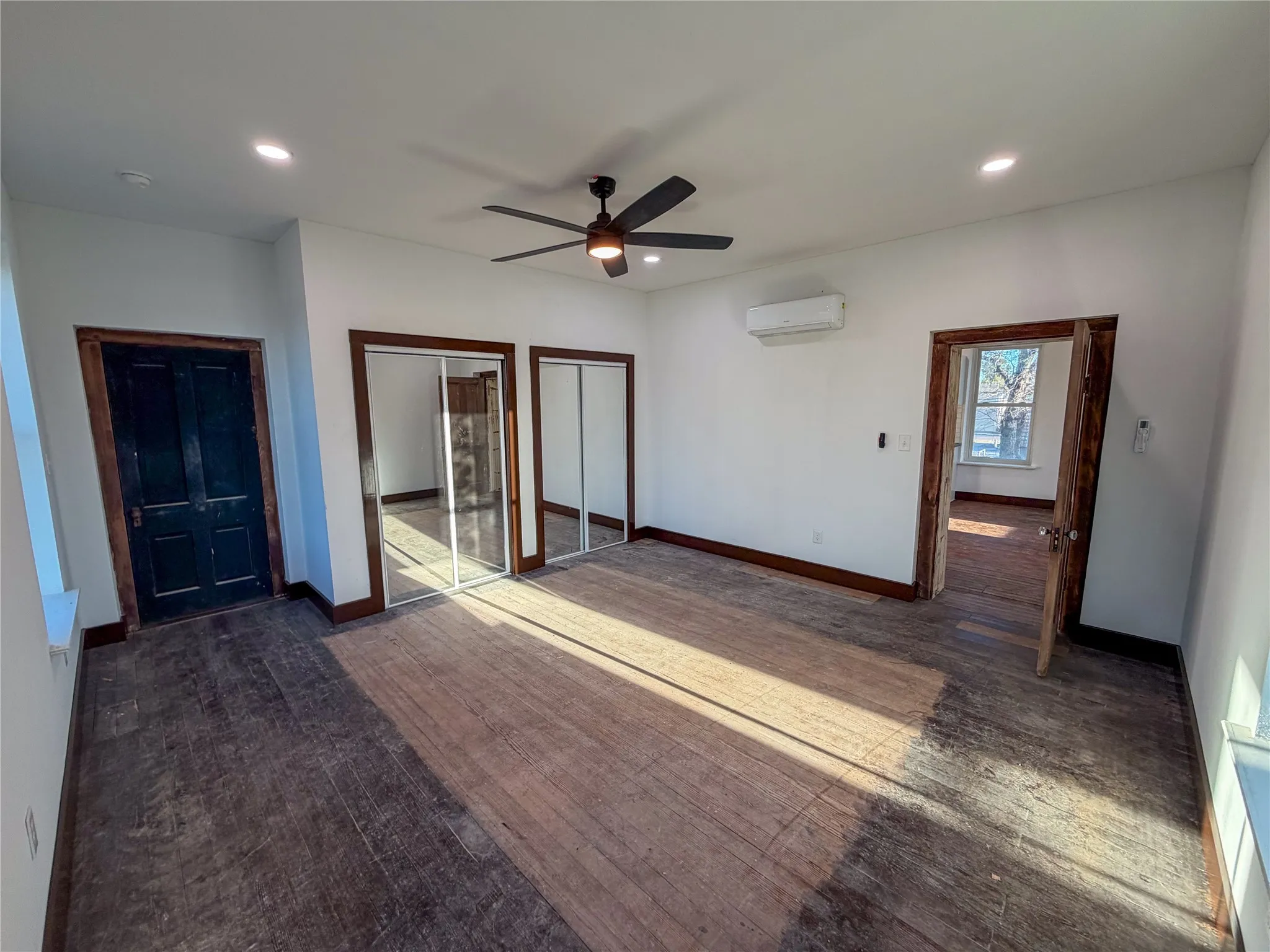 Apartment For Rent in Grayson County , 107 E Stone Street B, Collinsville, Texas 76233, 1 Bedroom, 1 Bathroom, Garage spaces, 730 Sqft, built in 1920, Preowned, mls#21216453, Real Estate Agent in Collinsville, Homes For Rent in Grayson county, Homes For Rent in Collinsville, Realtor in Collinsville Texas, Real Estate Brokerage Independent Realty Texas, Luminita Cordes Realtor