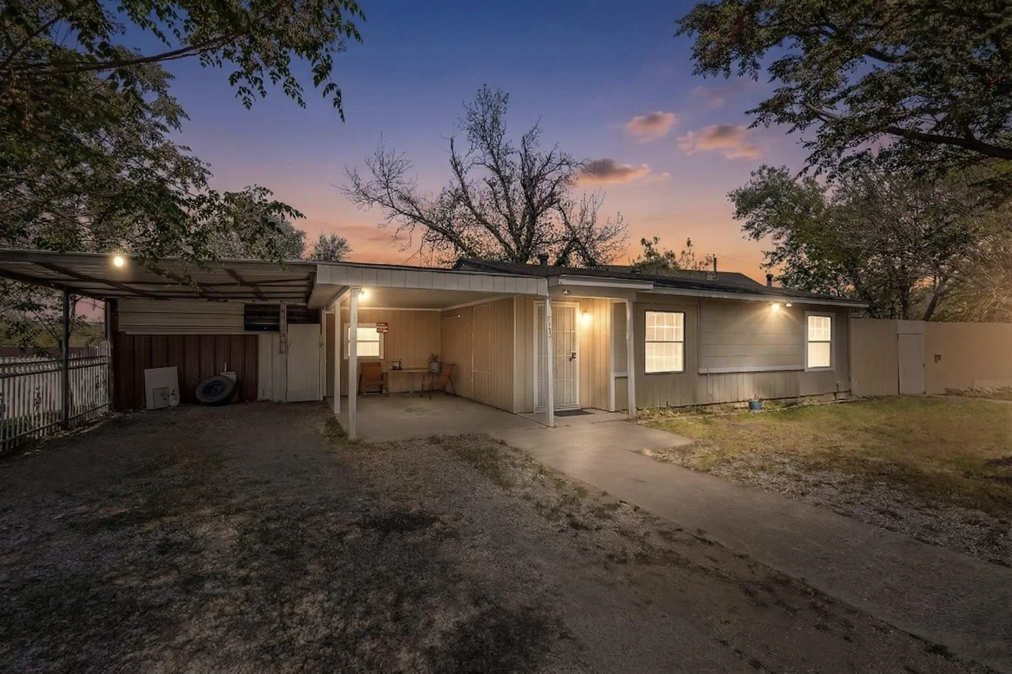 Single Family Residence For Sale in Tarrant County , 712 Hodgson Street, Fort Worth, Texas 76115, 3 Bedroom, 2 Bathroom, Garage spaces, 804 Sqft, built in 1953, mls#21214243, Real Estate Agent in Fort Worth, Homes For Sale in Tarrant county, Homes For Sale in Fort Worth, Realtor in Fort Worth Texas, Real Estate Brokerage Independent Realty Texas, Luminita Cordes Realtor