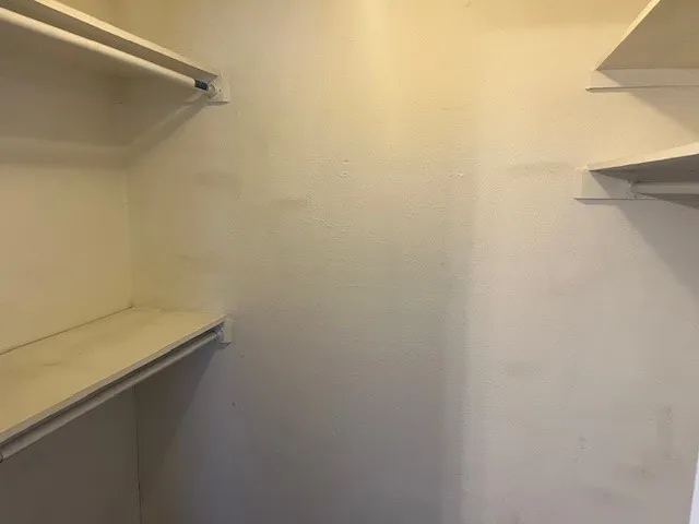 Apartment For Rent in Dallas County , 2821 Reagan Street 202, Dallas, Texas 75219, 1 Bedroom, 1 Bathroom, Garage spaces, 550 Sqft, built in 1972, Preowned, Price $1,000, mls#21216513, Real Estate Agent in Dallas, Homes For Rent in Dallas county, Homes For Rent in Dallas, Realtor in Dallas Texas, Real Estate Brokerage Independent Realty Texas, Luminita Cordes Realtor