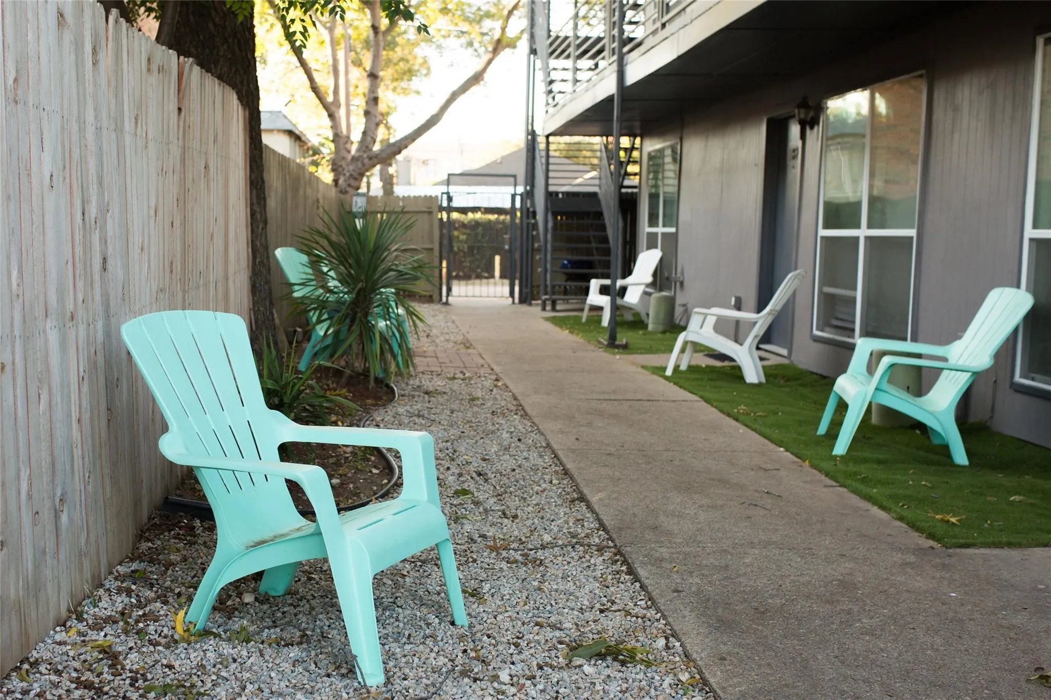 Apartment For Rent in Dallas County , 2821 Reagan Street 202, Dallas, Texas 75219, 1 Bedroom, 1 Bathroom, Garage spaces, 550 Sqft, built in 1972, Preowned, Price $1,000, mls#21216513, Real Estate Agent in Dallas, Homes For Rent in Dallas county, Homes For Rent in Dallas, Realtor in Dallas Texas, Real Estate Brokerage Independent Realty Texas, Luminita Cordes Realtor