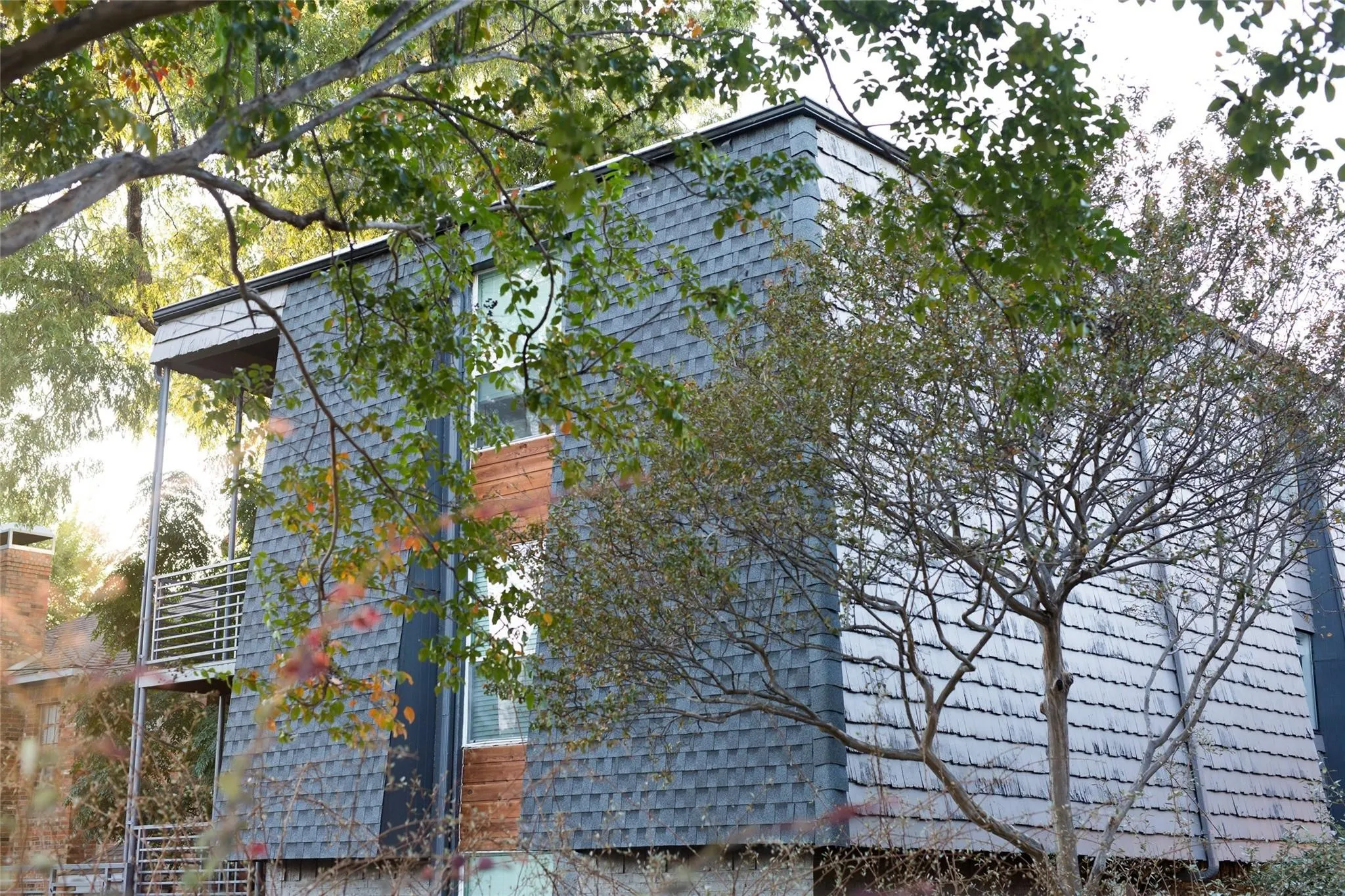 Apartment For Rent in Dallas County , 2821 Reagan Street 202, Dallas, Texas 75219, 1 Bedroom, 1 Bathroom, Garage spaces, 550 Sqft, built in 1972, Preowned, Price $1,000, mls#21216513, Real Estate Agent in Dallas, Homes For Rent in Dallas county, Homes For Rent in Dallas, Realtor in Dallas Texas, Real Estate Brokerage Independent Realty Texas, Luminita Cordes Realtor