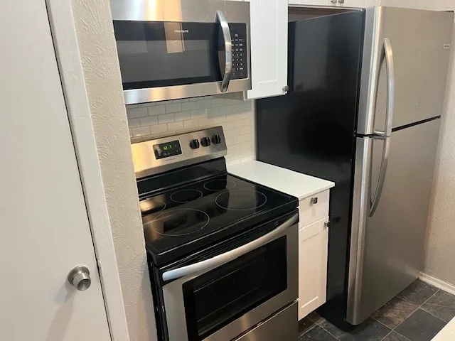 Apartment For Rent in Dallas County , 2821 Reagan Street 202, Dallas, Texas 75219, 1 Bedroom, 1 Bathroom, Garage spaces, 550 Sqft, built in 1972, Preowned, Price $1,000, mls#21216513, Real Estate Agent in Dallas, Homes For Rent in Dallas county, Homes For Rent in Dallas, Realtor in Dallas Texas, Real Estate Brokerage Independent Realty Texas, Luminita Cordes Realtor