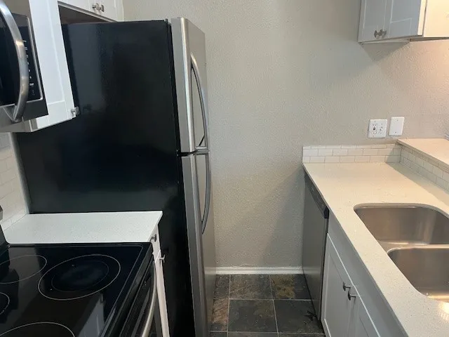Apartment For Rent in Dallas County , 2821 Reagan Street 202, Dallas, Texas 75219, 1 Bedroom, 1 Bathroom, Garage spaces, 550 Sqft, built in 1972, Preowned, Price $1,000, mls#21216513, Real Estate Agent in Dallas, Homes For Rent in Dallas county, Homes For Rent in Dallas, Realtor in Dallas Texas, Real Estate Brokerage Independent Realty Texas, Luminita Cordes Realtor