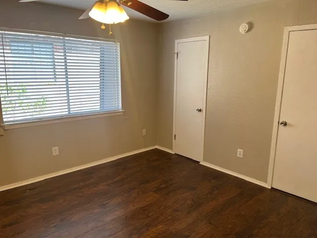 Apartment For Rent in Dallas County , 2821 Reagan Street 202, Dallas, Texas 75219, 1 Bedroom, 1 Bathroom, Garage spaces, 550 Sqft, built in 1972, Preowned, Price $1,000, mls#21216513, Real Estate Agent in Dallas, Homes For Rent in Dallas county, Homes For Rent in Dallas, Realtor in Dallas Texas, Real Estate Brokerage Independent Realty Texas, Luminita Cordes Realtor