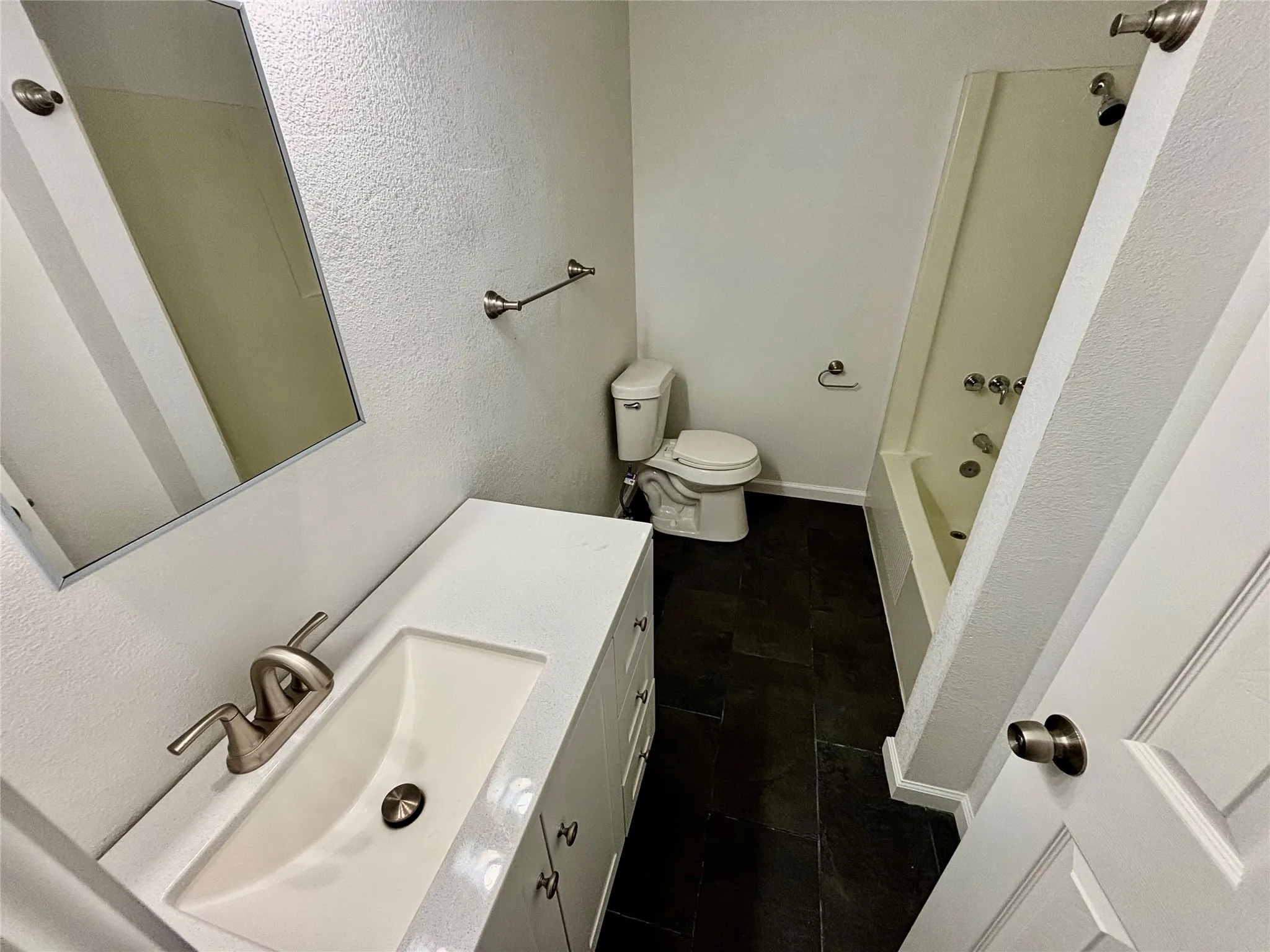 Single Family Residence For Sale in Montague County , 607 Baylor Street, Nocona, Texas 76255, 3 Bedroom, 2 Bathroom, Garage spaces, 1,330 Sqft, built in 1965, Preowned, mls#21216520, Real Estate Agent in Nocona, Homes For Sale in Montague county, Homes For Sale in Nocona, Realtor in Nocona Texas, Real Estate Brokerage Independent Realty Texas, Luminita Cordes Realtor