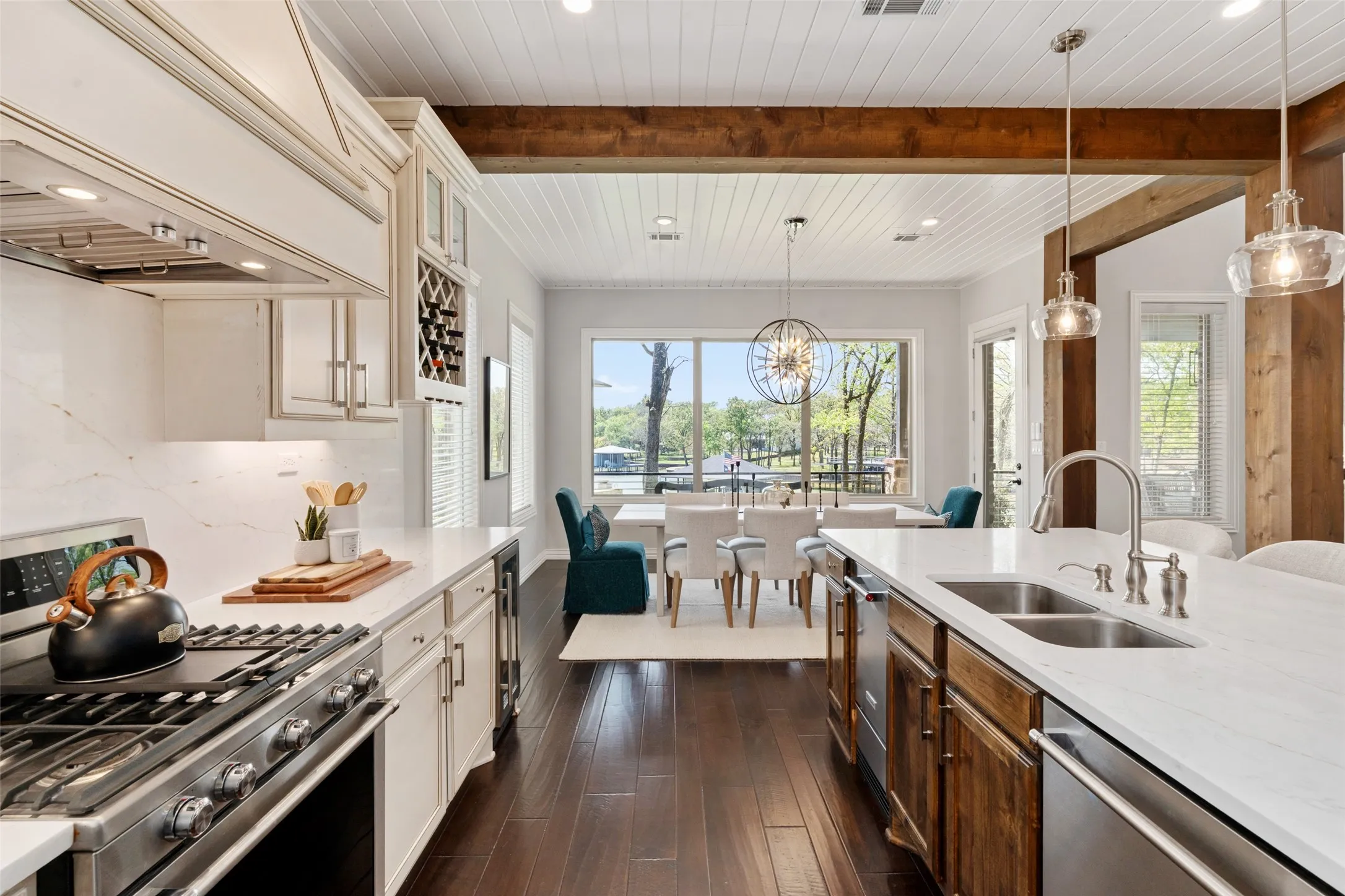 Kitchen w/lake views
