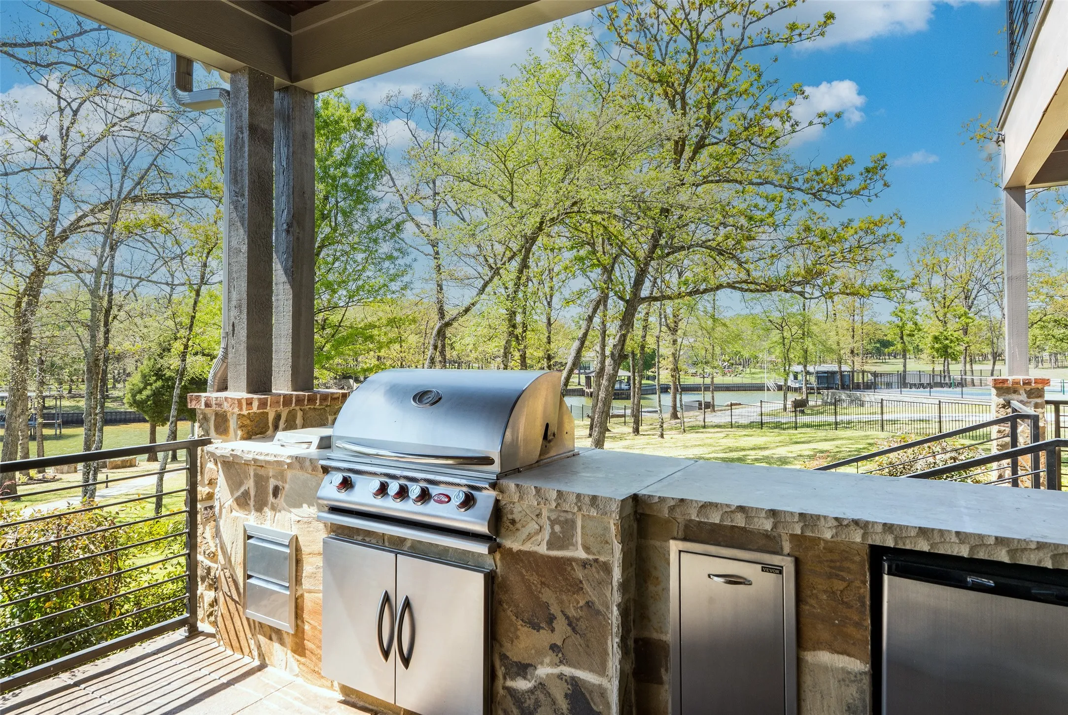 Outdoor kitchen w/lake views