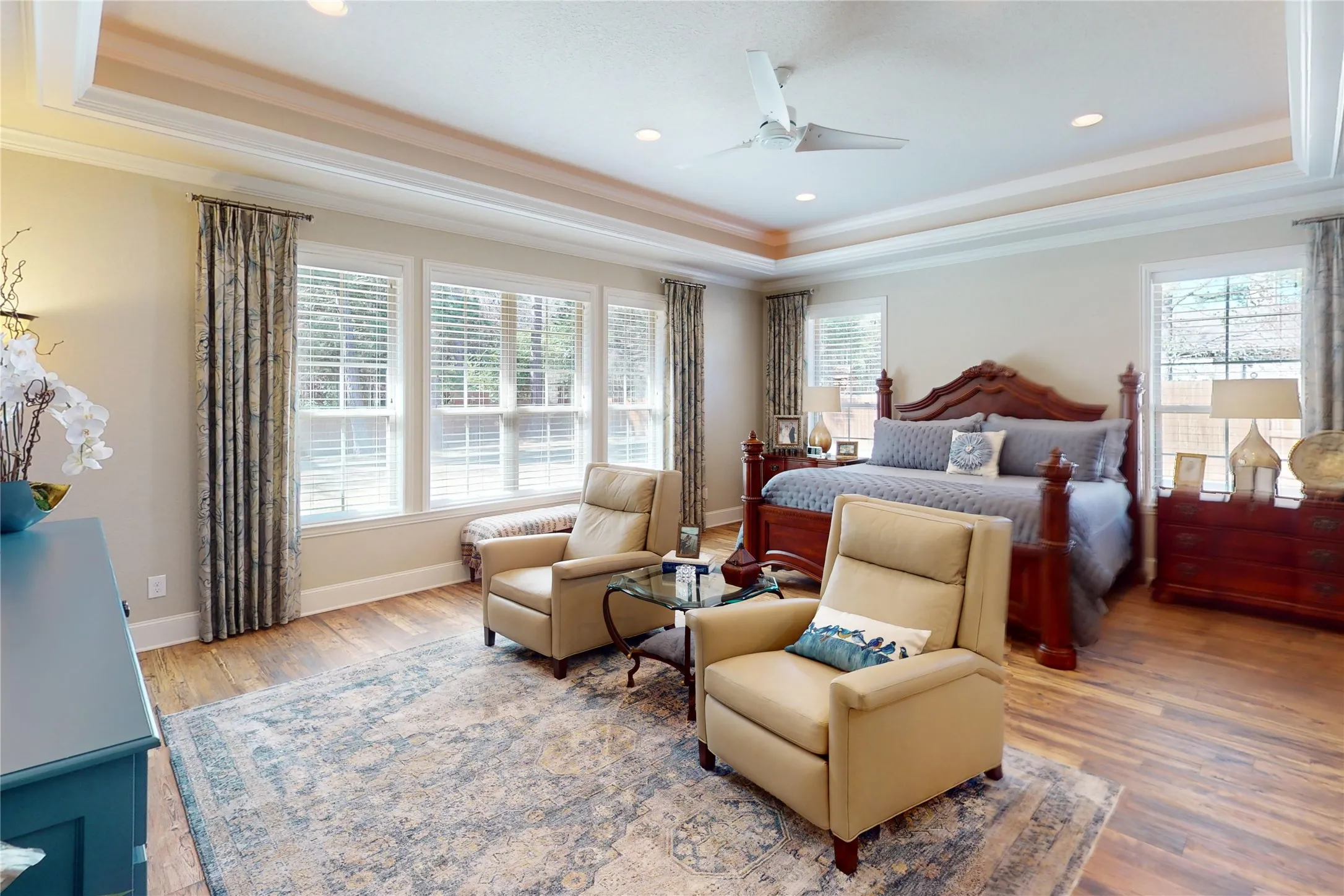 Single Family Residence For Sale in Smith County , 12065 Jazmin Circle, Flint, Texas 75762, 4 Bedrooms, 4 Bathrooms, 2 Garage spaces, 3,454 Sqft, built in 2014, Preowned, Price $795,000, mls#21209469, Real Estate Agent in Flint, Homes For Sale in Smith county, Homes For Sale in Flint, Realtor in Flint Texas, Real Estate Brokerage Independent Realty Texas, Luminita Cordes Realtor