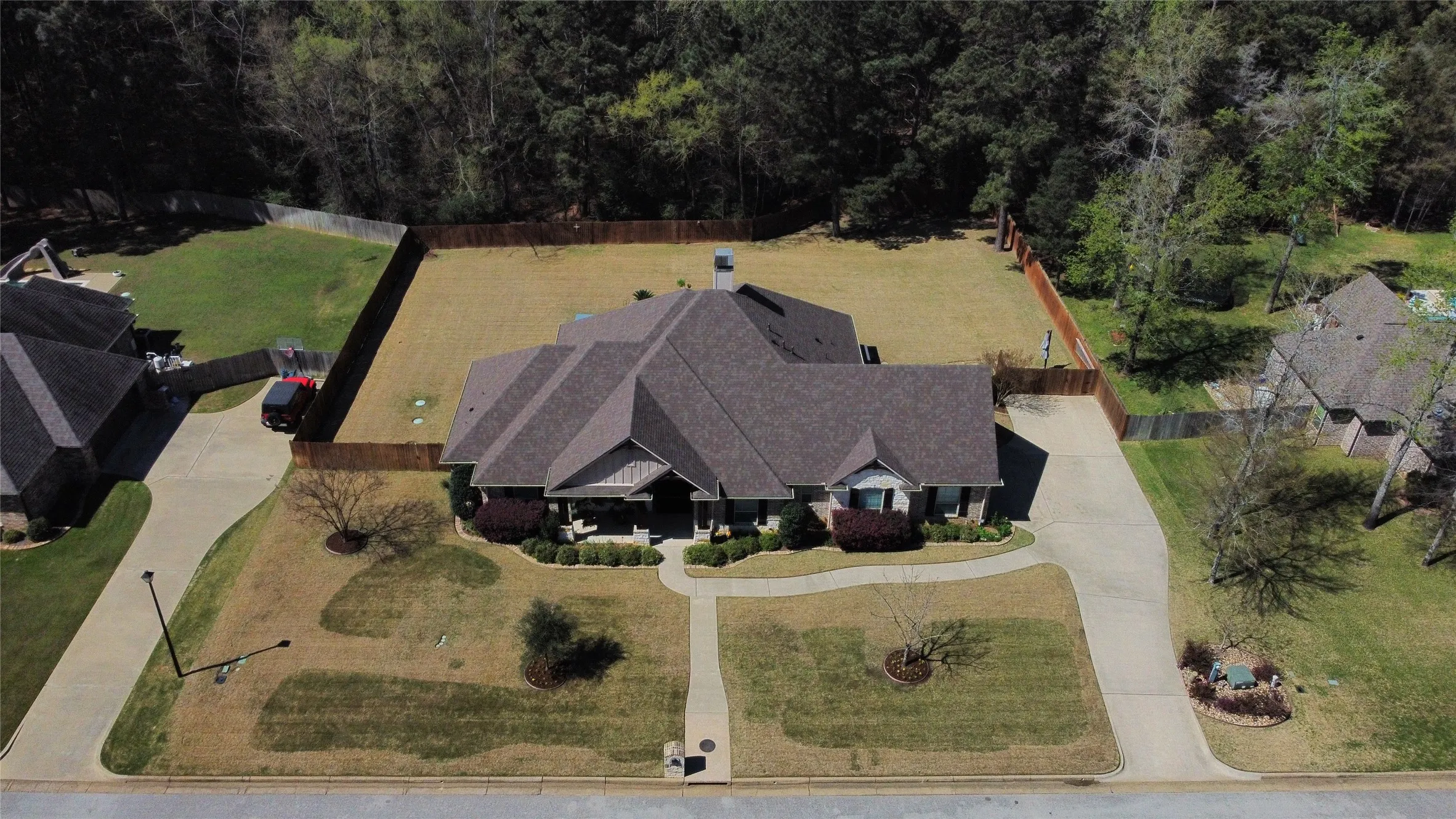 Single Family Residence For Sale in Smith County , 12065 Jazmin Circle, Flint, Texas 75762, 4 Bedrooms, 4 Bathrooms, 2 Garage spaces, 3,454 Sqft, built in 2014, Preowned, Price $795,000, mls#21209469, Real Estate Agent in Flint, Homes For Sale in Smith county, Homes For Sale in Flint, Realtor in Flint Texas, Real Estate Brokerage Independent Realty Texas, Luminita Cordes Realtor
