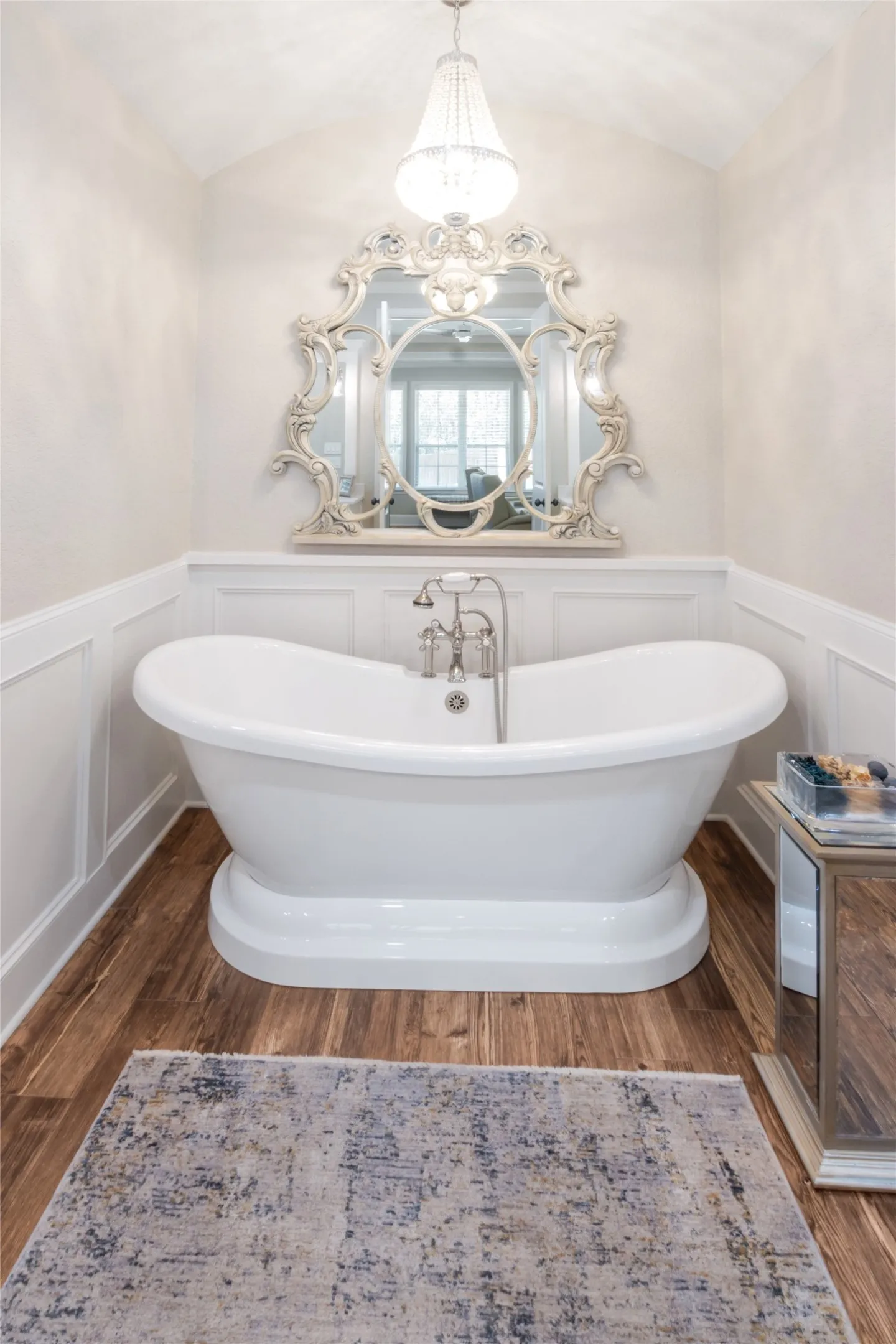 Single Family Residence For Sale in Smith County , 12065 Jazmin Circle, Flint, Texas 75762, 4 Bedrooms, 4 Bathrooms, 2 Garage spaces, 3,454 Sqft, built in 2014, Preowned, Price $795,000, mls#21209469, Real Estate Agent in Flint, Homes For Sale in Smith county, Homes For Sale in Flint, Realtor in Flint Texas, Real Estate Brokerage Independent Realty Texas, Luminita Cordes Realtor