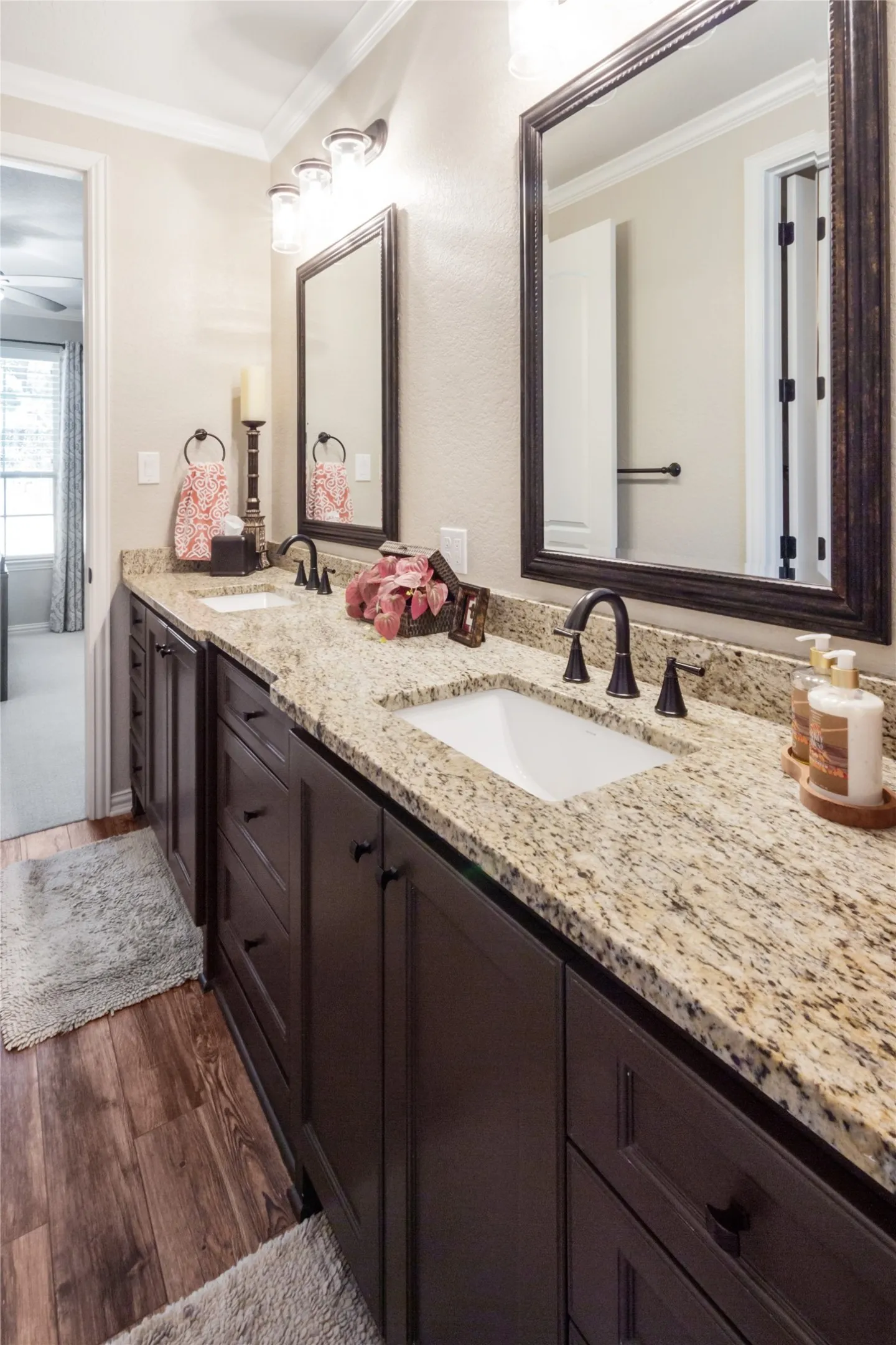 Single Family Residence For Sale in Smith County , 12065 Jazmin Circle, Flint, Texas 75762, 4 Bedrooms, 4 Bathrooms, 2 Garage spaces, 3,454 Sqft, built in 2014, Preowned, Price $795,000, mls#21209469, Real Estate Agent in Flint, Homes For Sale in Smith county, Homes For Sale in Flint, Realtor in Flint Texas, Real Estate Brokerage Independent Realty Texas, Luminita Cordes Realtor