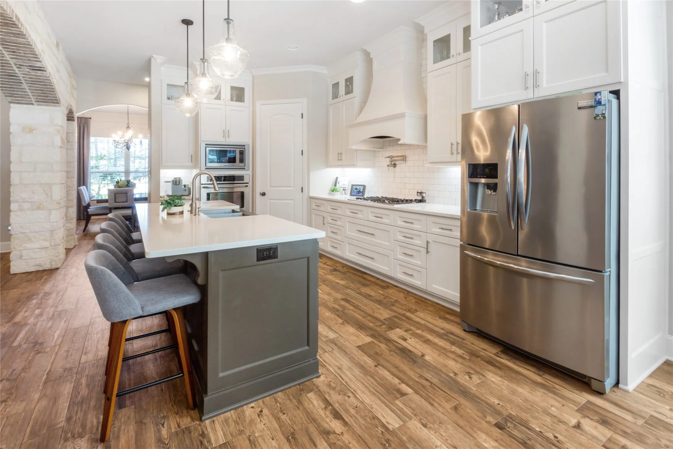 Single Family Residence For Sale in Smith County , 12065 Jazmin Circle, Flint, Texas 75762, 4 Bedrooms, 4 Bathrooms, 2 Garage spaces, 3,454 Sqft, built in 2014, Preowned, Price $795,000, mls#21209469, Real Estate Agent in Flint, Homes For Sale in Smith county, Homes For Sale in Flint, Realtor in Flint Texas, Real Estate Brokerage Independent Realty Texas, Luminita Cordes Realtor