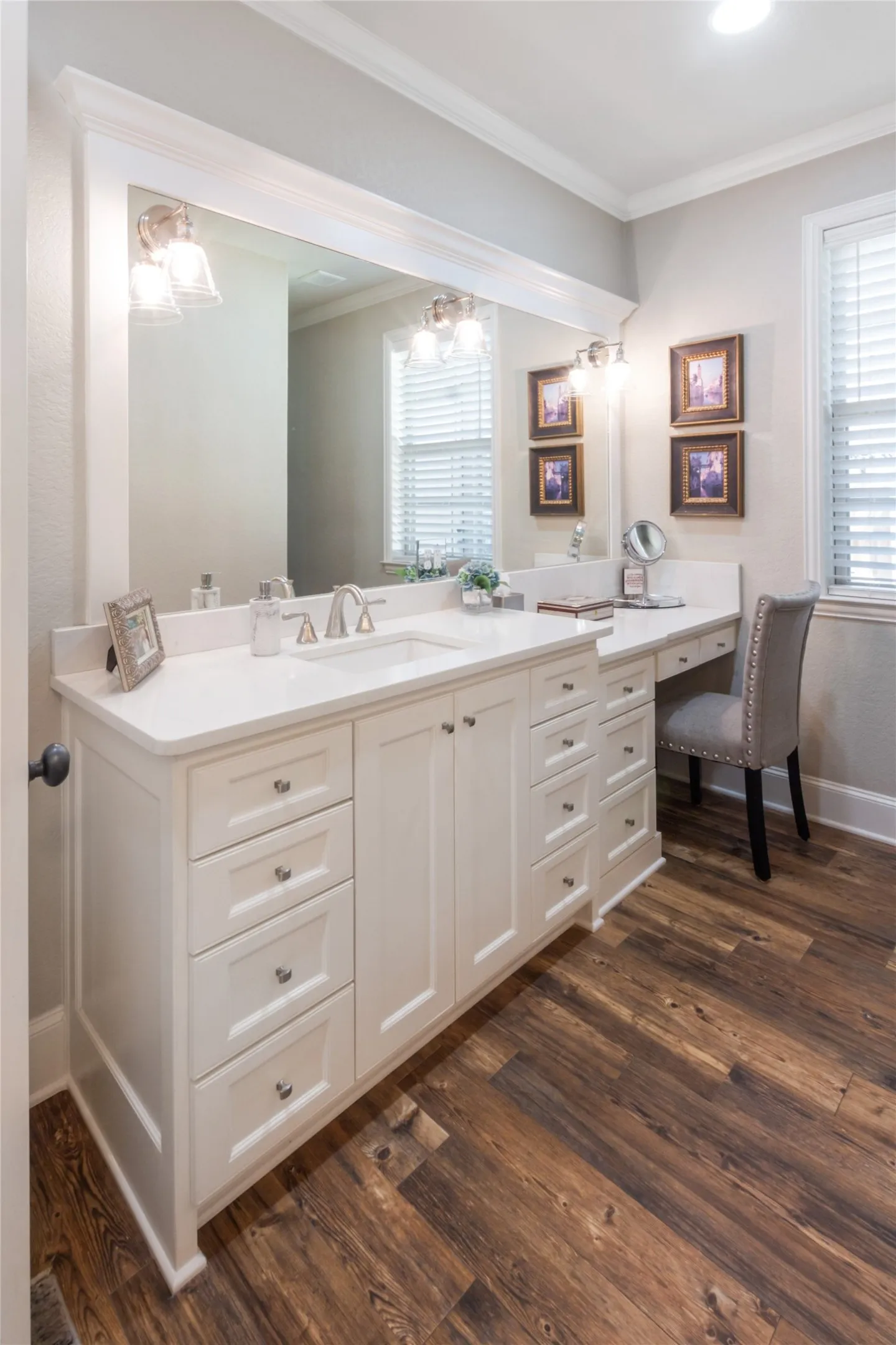Single Family Residence For Sale in Smith County , 12065 Jazmin Circle, Flint, Texas 75762, 4 Bedrooms, 4 Bathrooms, 2 Garage spaces, 3,454 Sqft, built in 2014, Preowned, Price $795,000, mls#21209469, Real Estate Agent in Flint, Homes For Sale in Smith county, Homes For Sale in Flint, Realtor in Flint Texas, Real Estate Brokerage Independent Realty Texas, Luminita Cordes Realtor