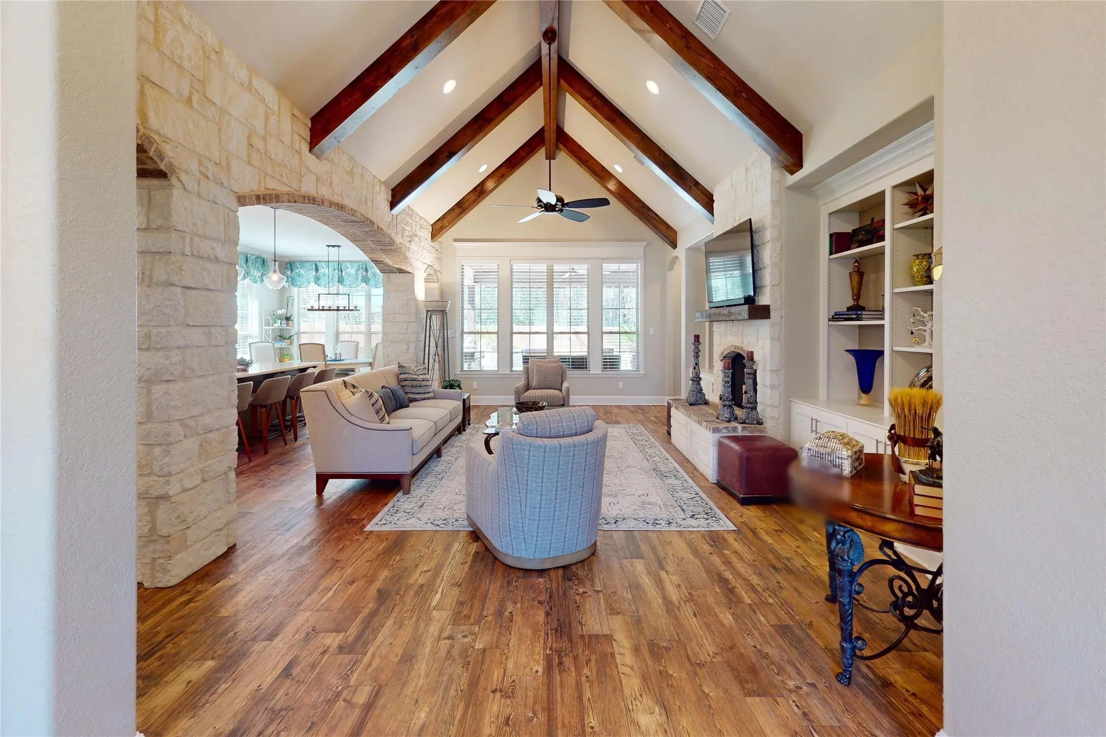 Single Family Residence For Sale in Smith County , 12065 Jazmin Circle, Flint, Texas 75762, 4 Bedrooms, 4 Bathrooms, 2 Garage spaces, 3,454 Sqft, built in 2014, Preowned, Price $795,000, mls#21209469, Real Estate Agent in Flint, Homes For Sale in Smith county, Homes For Sale in Flint, Realtor in Flint Texas, Real Estate Brokerage Independent Realty Texas, Luminita Cordes Realtor