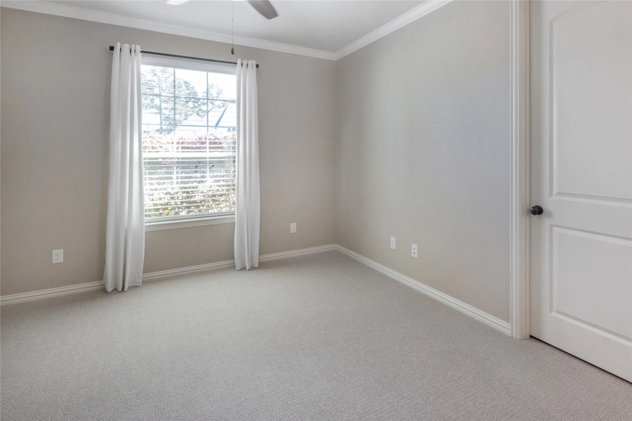 Single Family Residence For Sale in Smith County , 12065 Jazmin Circle, Flint, Texas 75762, 4 Bedrooms, 4 Bathrooms, 2 Garage spaces, 3,454 Sqft, built in 2014, Preowned, Price $795,000, mls#21209469, Real Estate Agent in Flint, Homes For Sale in Smith county, Homes For Sale in Flint, Realtor in Flint Texas, Real Estate Brokerage Independent Realty Texas, Luminita Cordes Realtor
