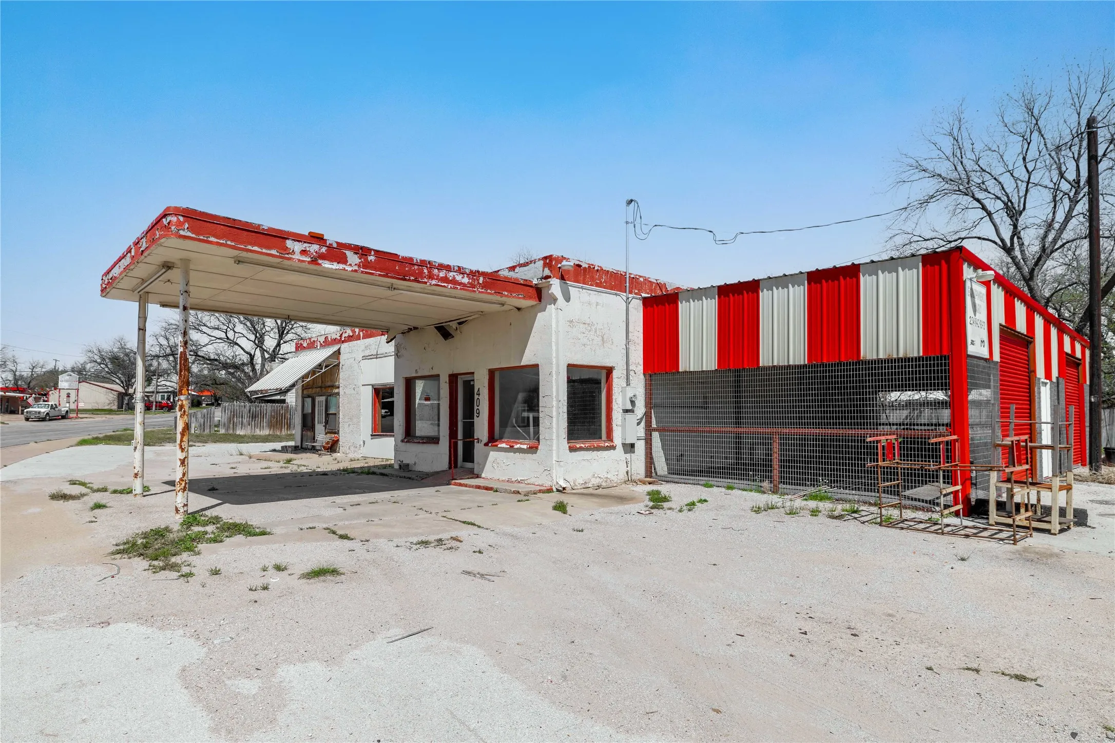 Retail For Sale in Comanche County , 409 N Texas Street, De Leon, Texas 76444, 0, 0, Garage spaces, 0 Sqft, built in 1945, Preowned, mls#21216652, Real Estate Agent in De Leon, Homes For Sale in Comanche county, Homes For Sale in De Leon, Realtor in De Leon Texas, Real Estate Brokerage Independent Realty Texas, Luminita Cordes Realtor