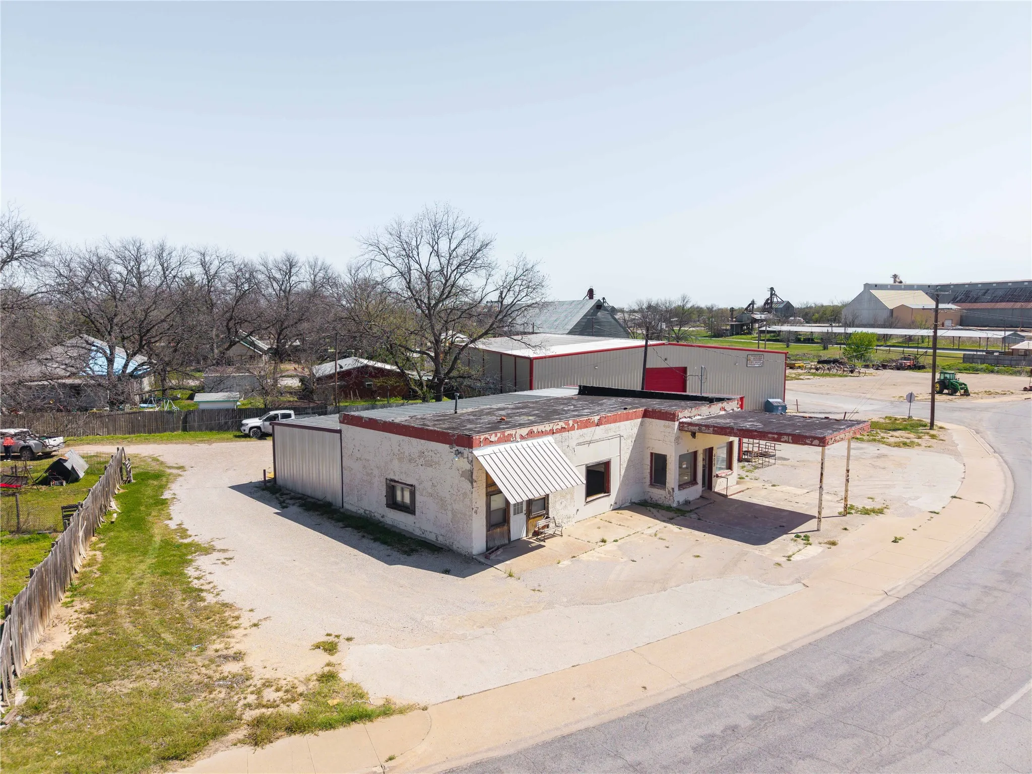 Retail For Sale in Comanche County , 409 N Texas Street, De Leon, Texas 76444, 0, 0, Garage spaces, 0 Sqft, built in 1945, Preowned, mls#21216652, Real Estate Agent in De Leon, Homes For Sale in Comanche county, Homes For Sale in De Leon, Realtor in De Leon Texas, Real Estate Brokerage Independent Realty Texas, Luminita Cordes Realtor