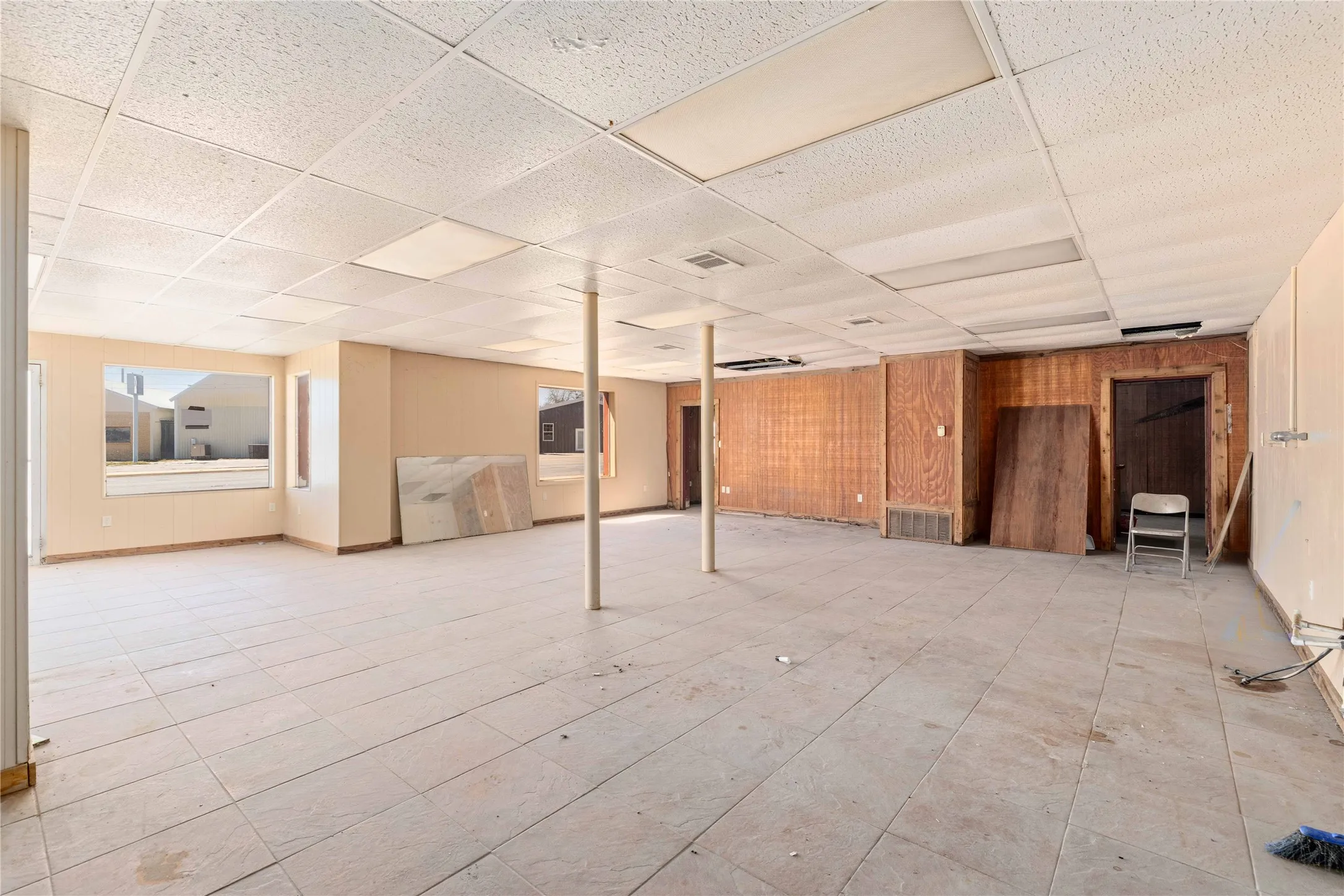 Retail For Sale in Comanche County , 409 N Texas Street, De Leon, Texas 76444, 0, 0, Garage spaces, 0 Sqft, built in 1945, Preowned, mls#21216652, Real Estate Agent in De Leon, Homes For Sale in Comanche county, Homes For Sale in De Leon, Realtor in De Leon Texas, Real Estate Brokerage Independent Realty Texas, Luminita Cordes Realtor